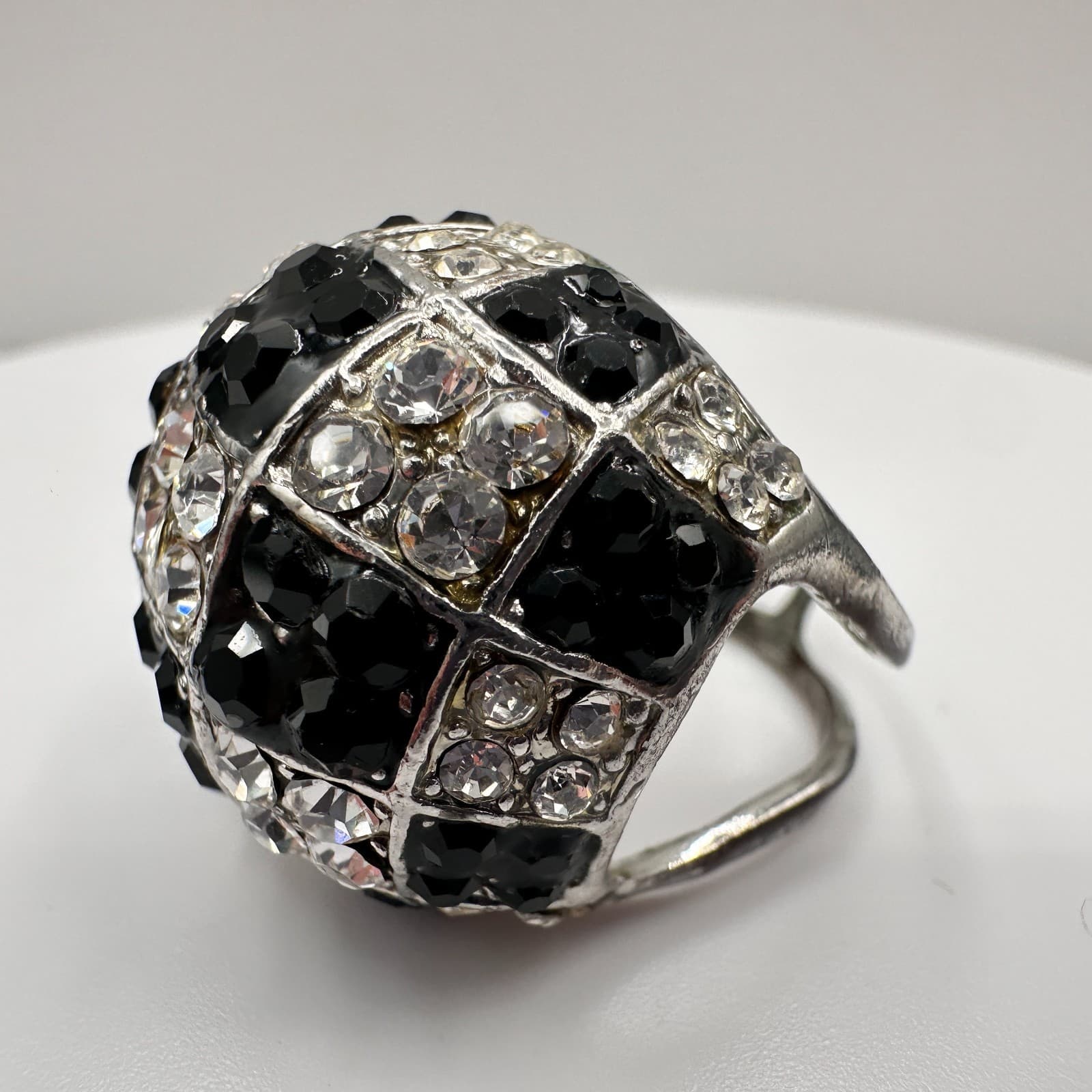 Vintage 90s Checkerboard Dome Ring Silver Tone Black Clear Rhinestone Jewelry - Thumbnail 4