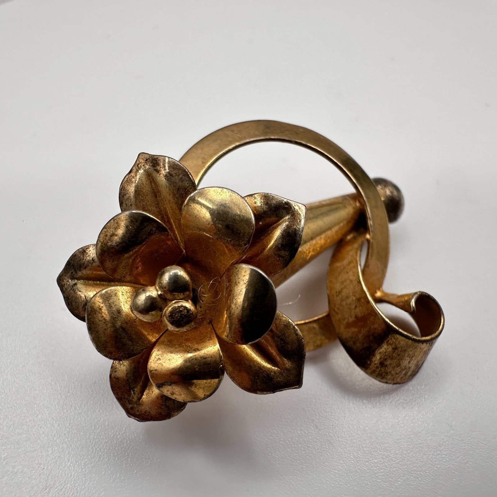 Vintage 80s Gold Tone Floral Brooch Pin Retro Women's Classic Fashion Jewelry - Thumbnail 3