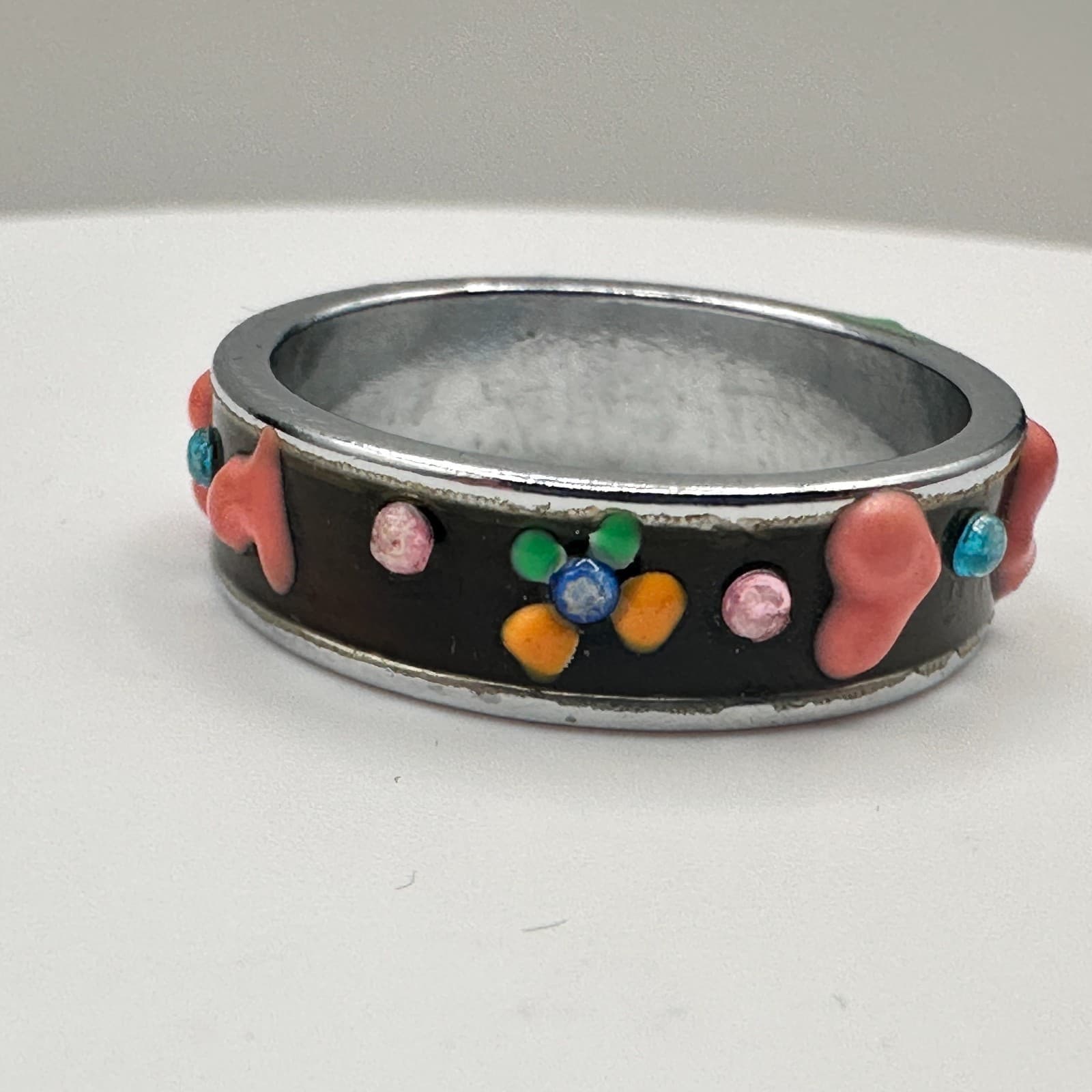 Vintage 90s Y2K Enamel Heart Band Ring Silver Tone Boho Women's Classic Jewelry - Thumbnail 2