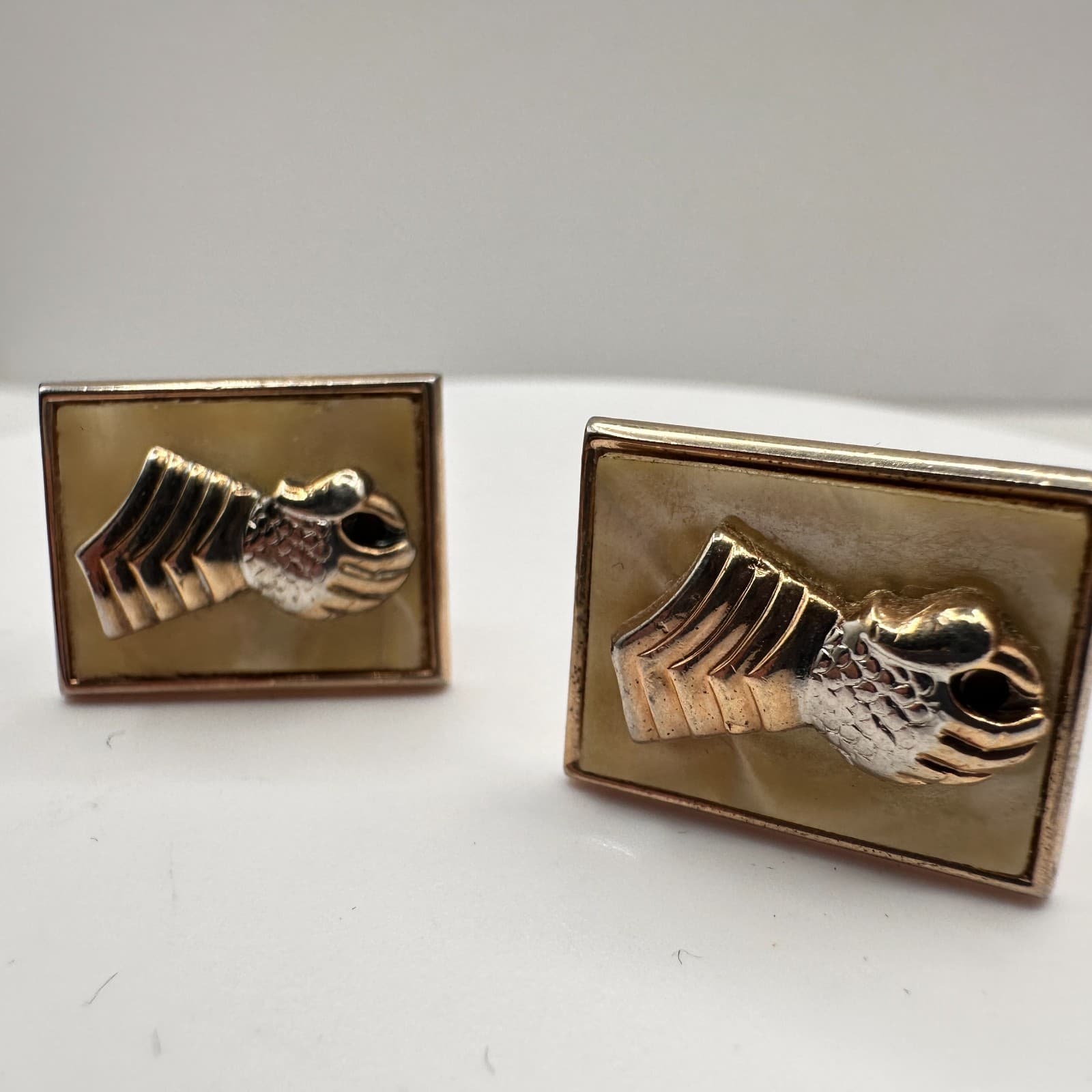 Vintage 80s Military Chevron Fish Tail Gold Tone Cream Rectangular Cufflinks - Thumbnail 3