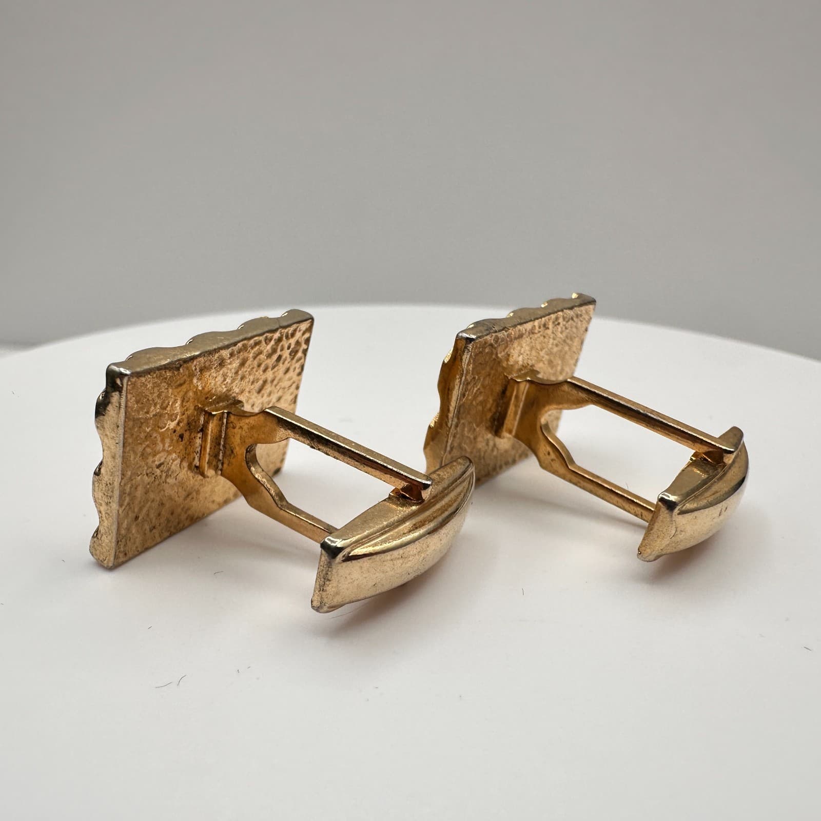 Vintage 80s Gold Tone Black Enamel Striped Geometric Cufflinks Fashion Jewelry - Thumbnail 4