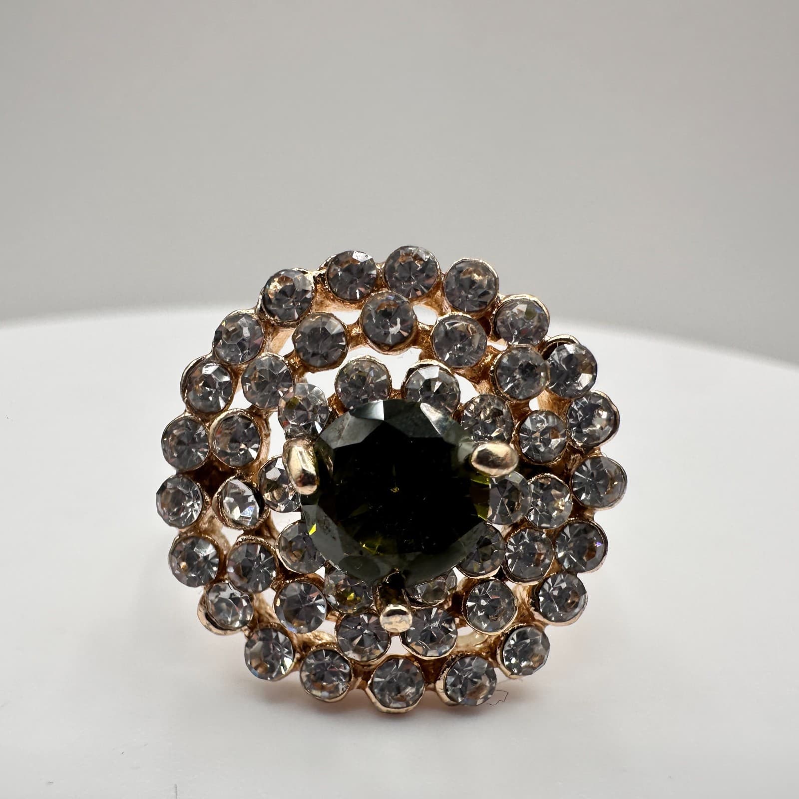 Vintage 80s Gold Tone Clear Green Rhinestone Round Ring Women's Fashion Jewelry - Image 1