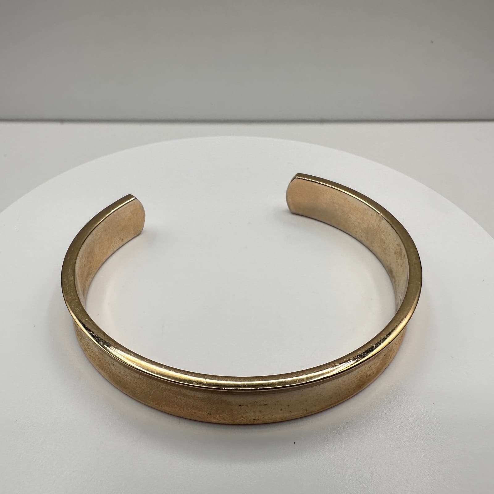 Vintage 90s Gold Tone Concave Cuff Bracelet Minimalist Women's Classic Jewelry - Thumbnail 2