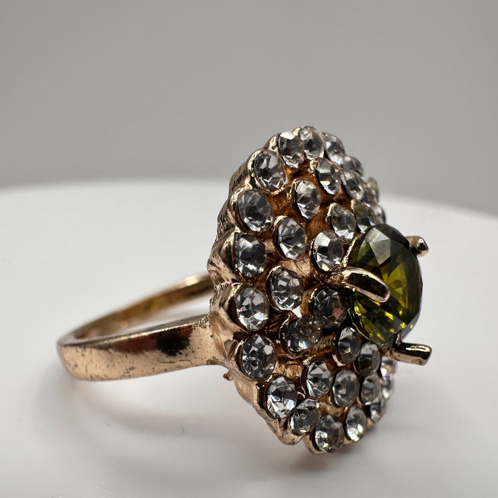 Vintage 80s Gold Tone Clear Green Rhinestone Round Ring Women's Fashion Jewelry - Thumbnail 2