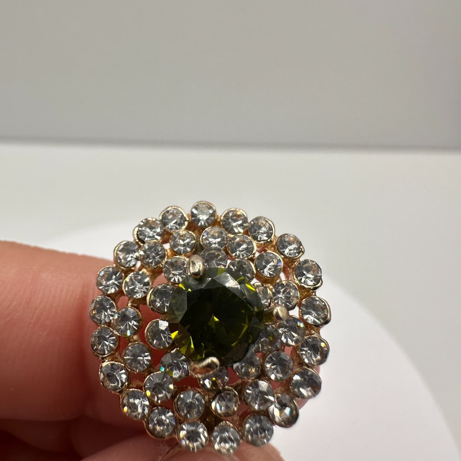 Vintage 80s Gold Tone Clear Green Rhinestone Round Ring Women's Fashion Jewelry - Thumbnail 6
