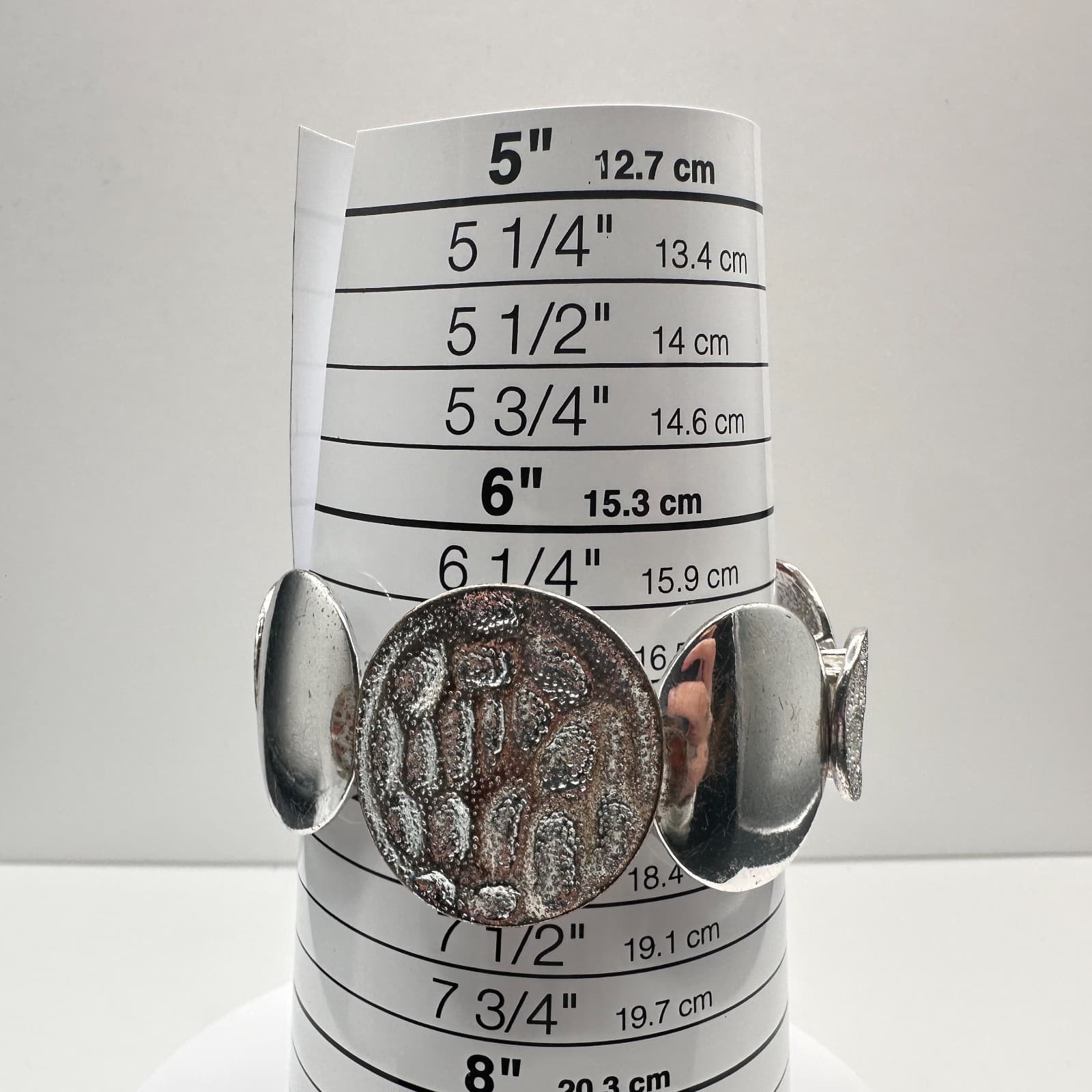 Vintage 90s Silver Tone Hammered Disk Stretch Bracelet Boho Statement Jewelry - Thumbnail 6