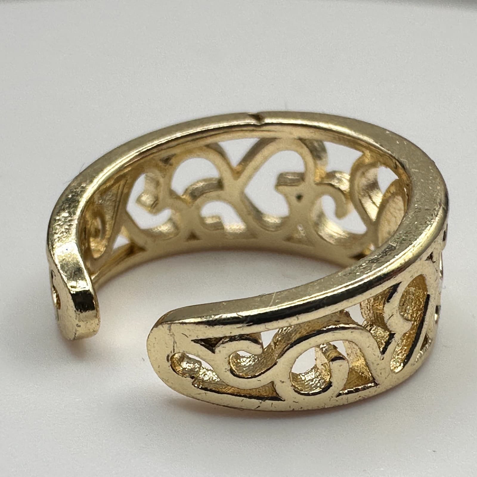 Vintage 90s Gold Tone Filigree Band Ring Retro Women's Classic Fashion Jewelry - Thumbnail 4