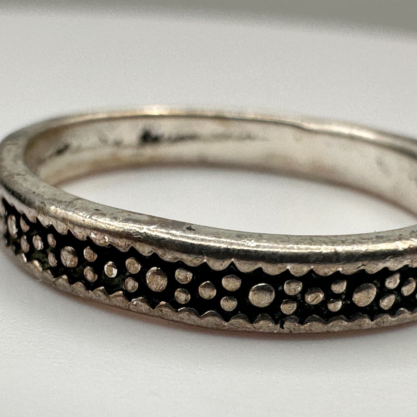 Vintage 90s Silver Tone Dotted Eternity Band Ring Stackable Women's Jewelry - Thumbnail 4