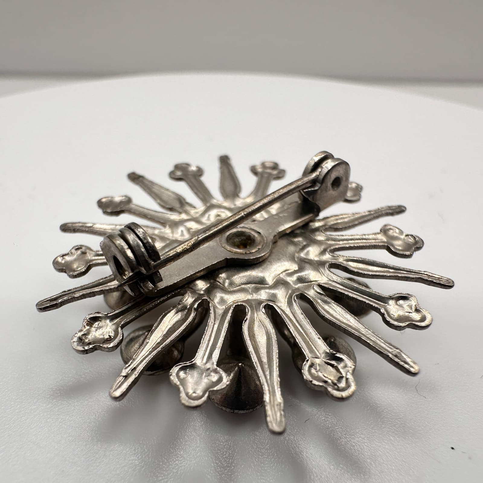 Vintage 90s Starburst Brooch Pin Silver tone Clear Rhinestone Missing Stone - Thumbnail 4