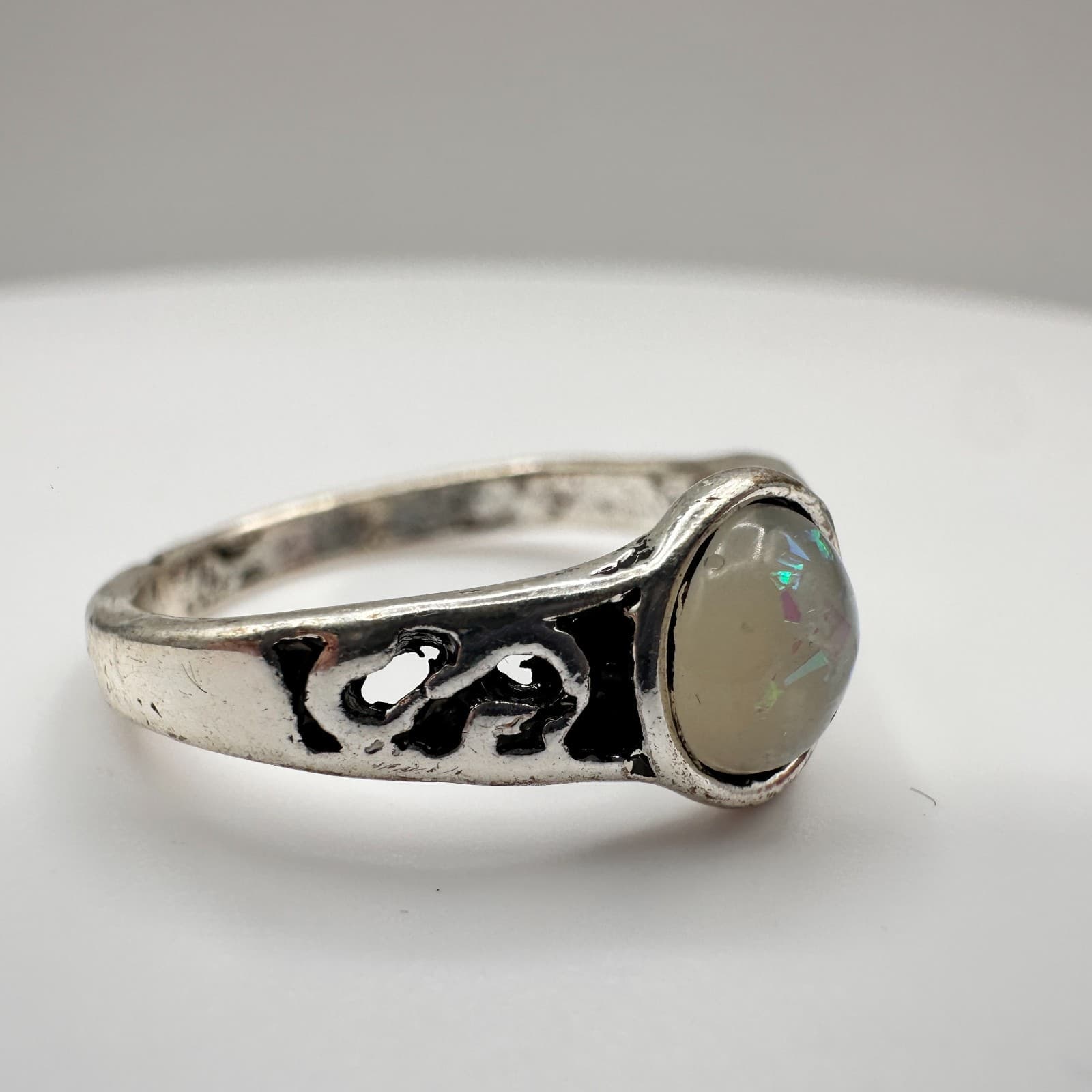 Vintage 90s Silver Tone Round Ring Retro Women's Classic Fashion Jewelry - Thumbnail 3