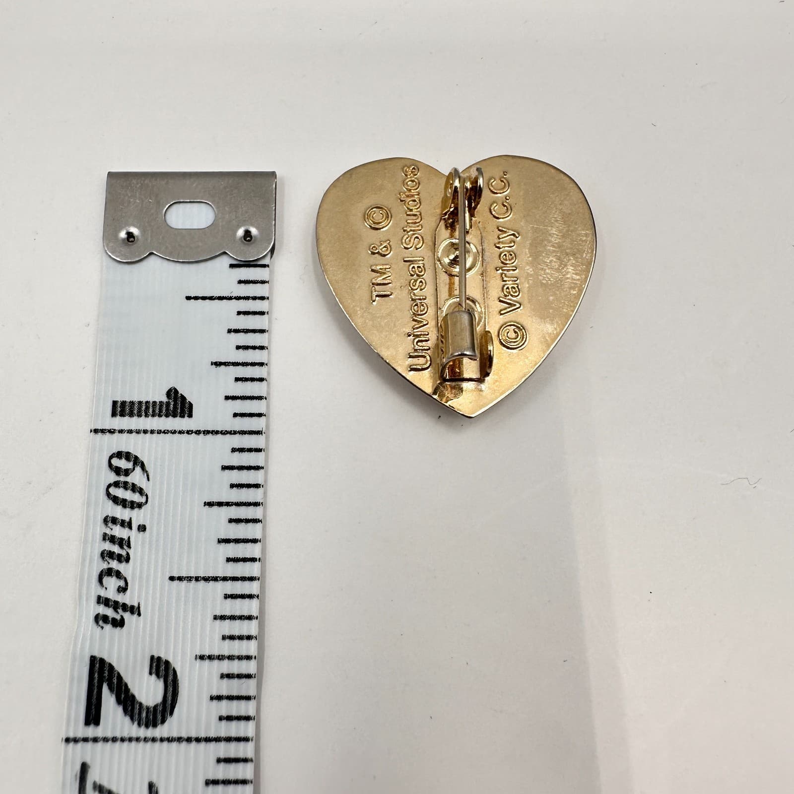 Vintage 90s TM & CO UNIVERSAL STUDIOS THE EXTRA-TERRESTRIAL MOVIE BROOCH PIN - Thumbnail 6