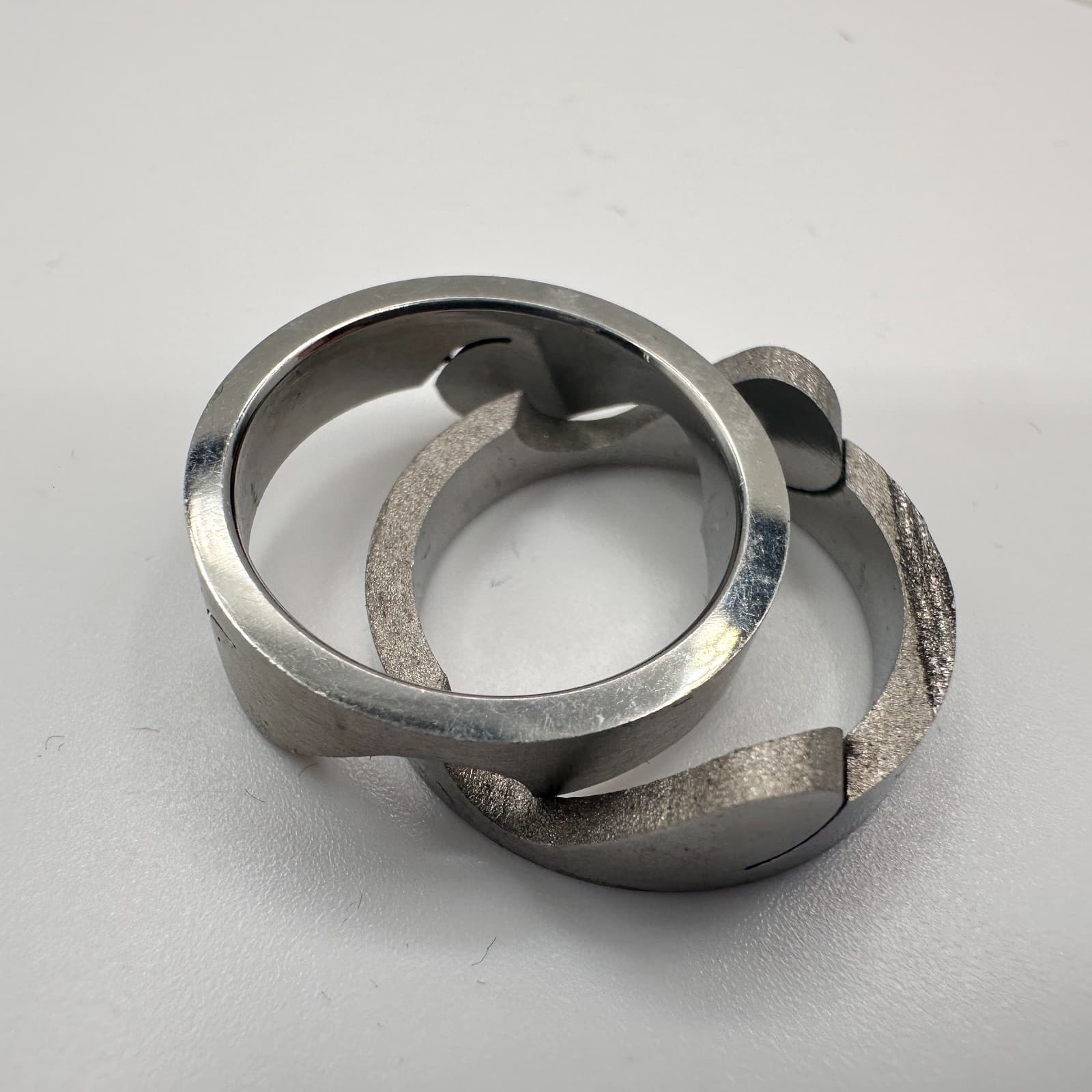 Vintage 90s Silver Tone Interlocking Puzzle Band Ring Set Women's Jewelry - Thumbnail 2