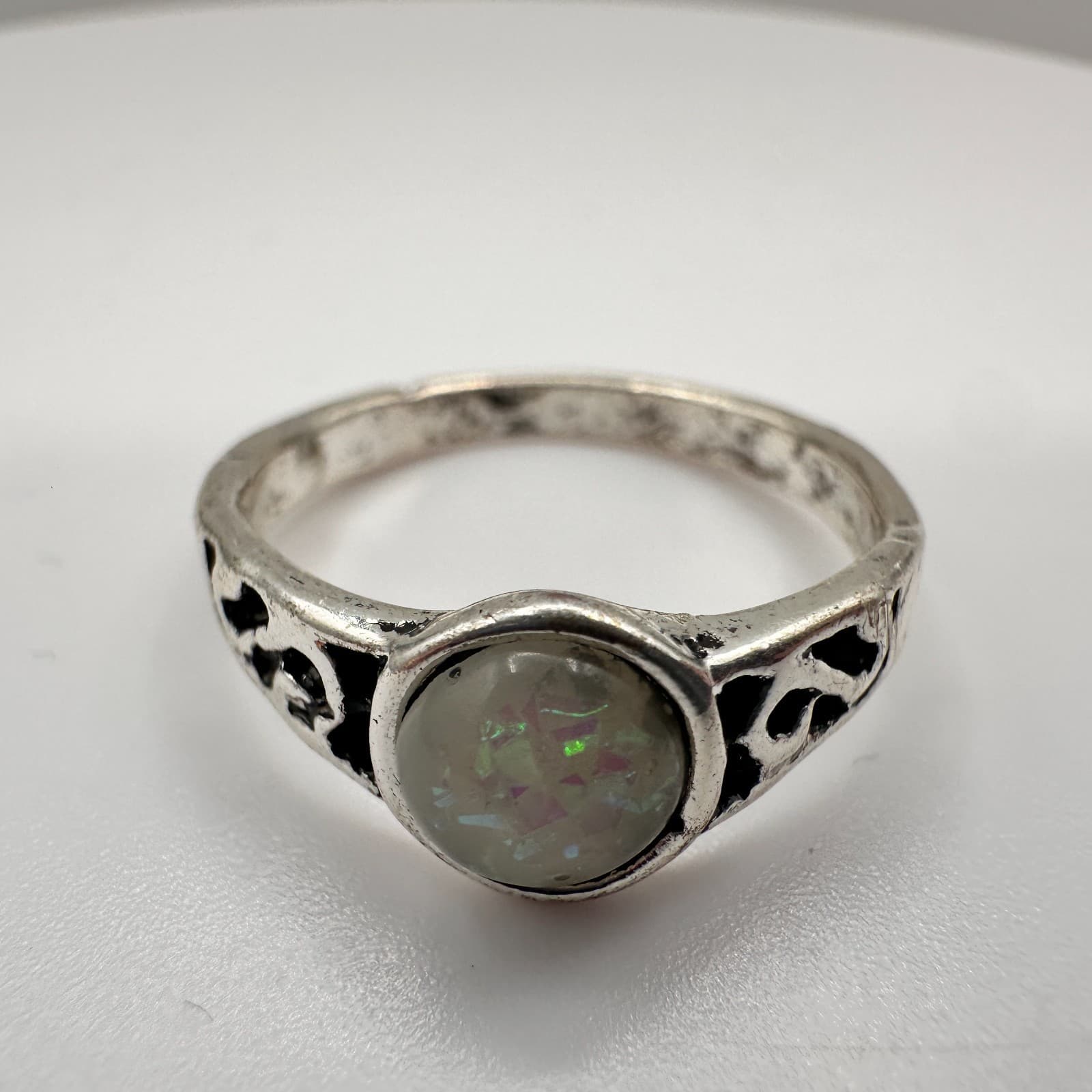 Vintage 90s Silver Tone Round Ring Retro Women's Classic Fashion Jewelry - Thumbnail 2