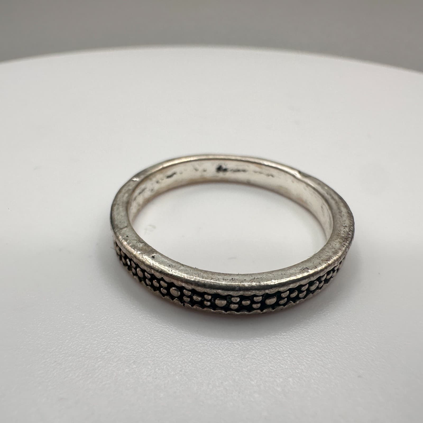 Vintage 90s Silver Tone Dotted Eternity Band Ring Stackable Women's Jewelry - Thumbnail 2