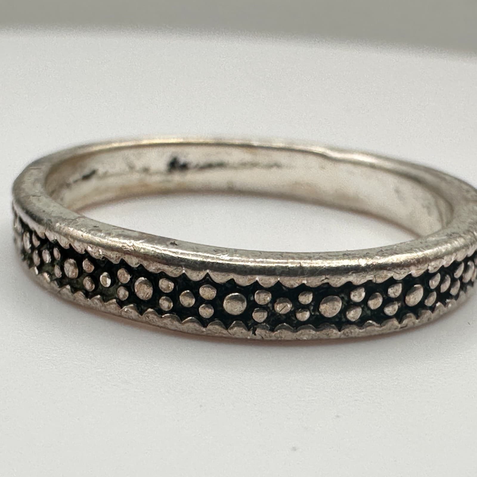 Vintage 90s Silver Tone Dotted Eternity Band Ring Stackable Women's Jewelry - Thumbnail 3