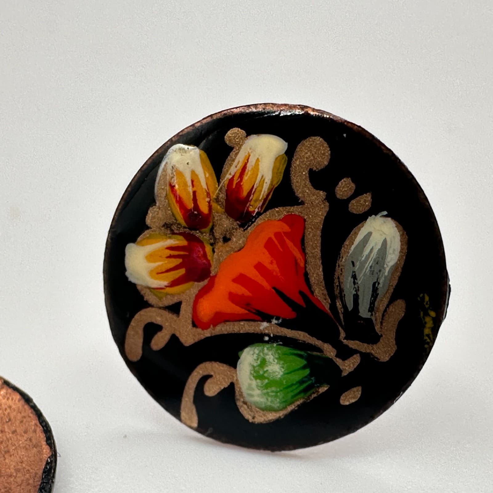 Vintage 90s Hand Painted Floral Enamel Stud Earrings Copper Tone Back Jewelry - Thumbnail 4