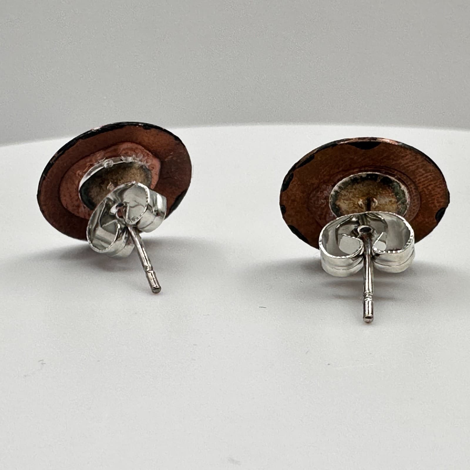 Vintage 90s Hand Painted Floral Enamel Stud Earrings Copper Tone Back Jewelry - Thumbnail 6