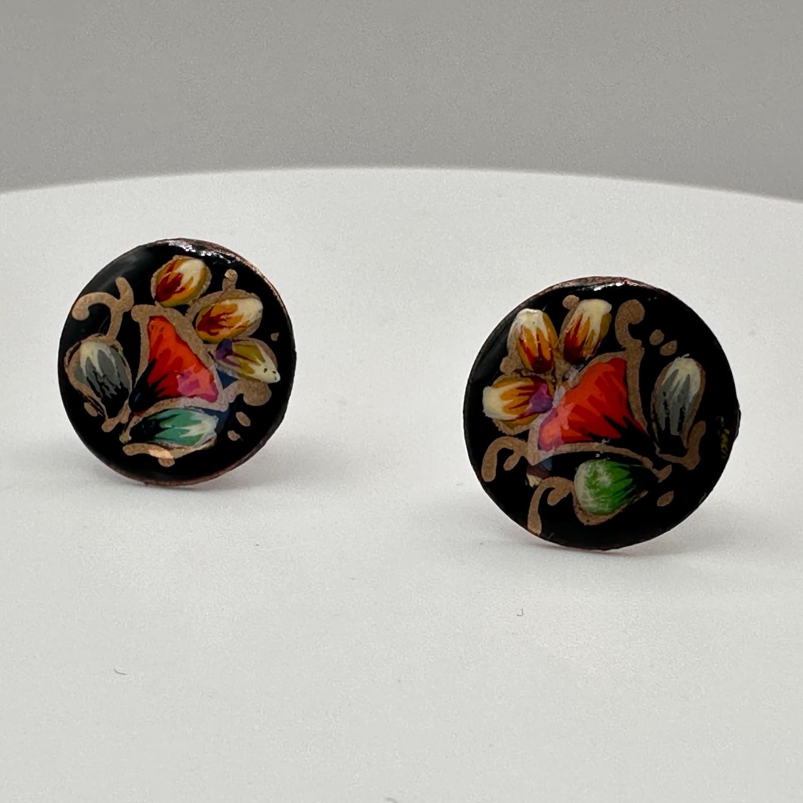 Vintage 90s Hand Painted Floral Enamel Stud Earrings Copper Tone Back Jewelry - Thumbnail 5