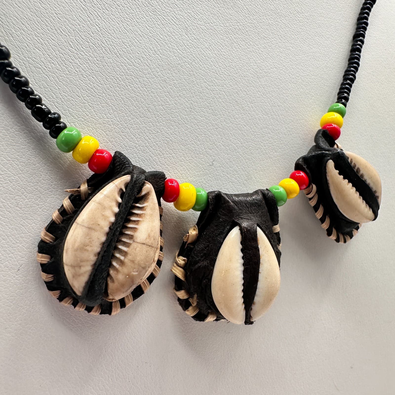 Vintage 90s Cowrie Shell Leather Necklace Afrocentric Boho Beaded Ethnic Jewelry - Thumbnail 4