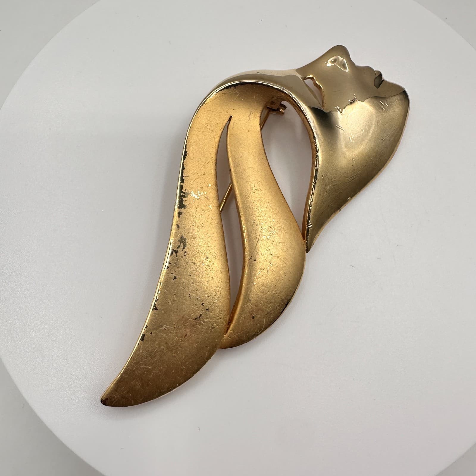 Vintage 80s Gold Tone Abstract Woman's Face Flowing Hair Brooch Pin Jewelry - Thumbnail 3