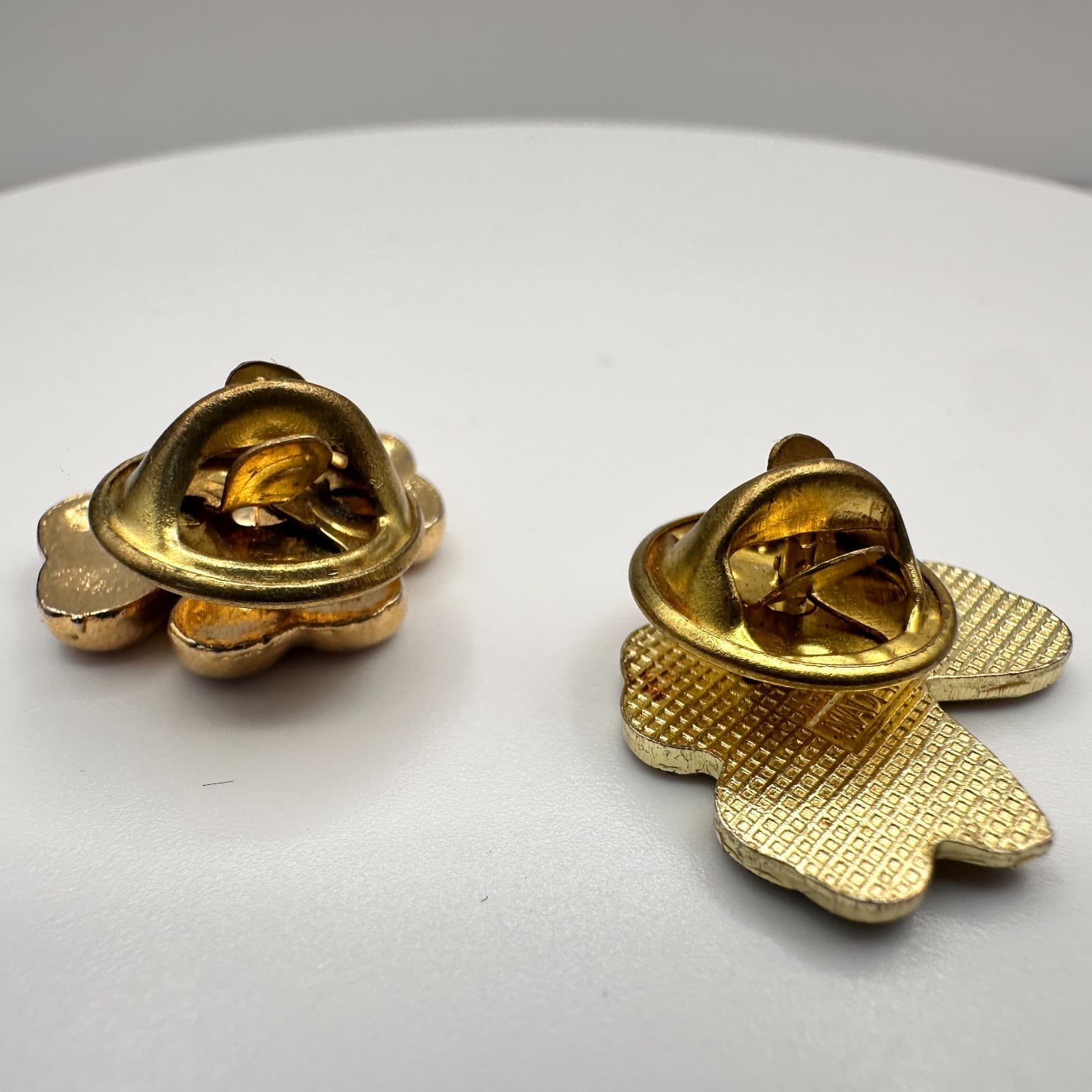 Vintage 90s Shamrock Lapel Pins Set Green Enamel Gold Tone Floral Rhinestone - Thumbnail 5