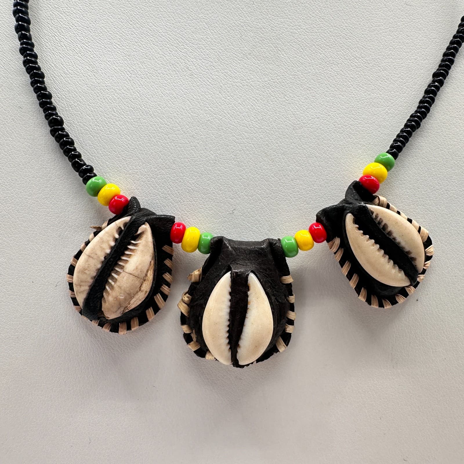 Vintage 90s Cowrie Shell Leather Necklace Afrocentric Boho Beaded Ethnic Jewelry - Thumbnail 3