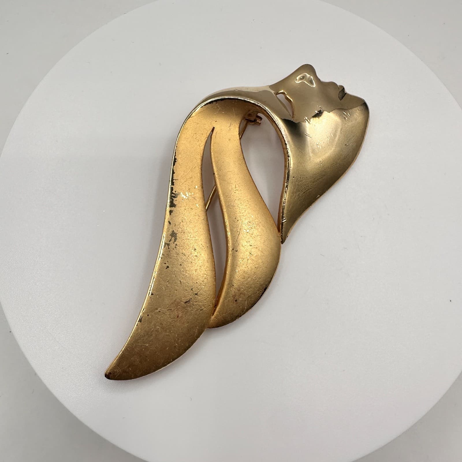 Vintage 80s Gold Tone Abstract Woman's Face Flowing Hair Brooch Pin Jewelry - Thumbnail 2