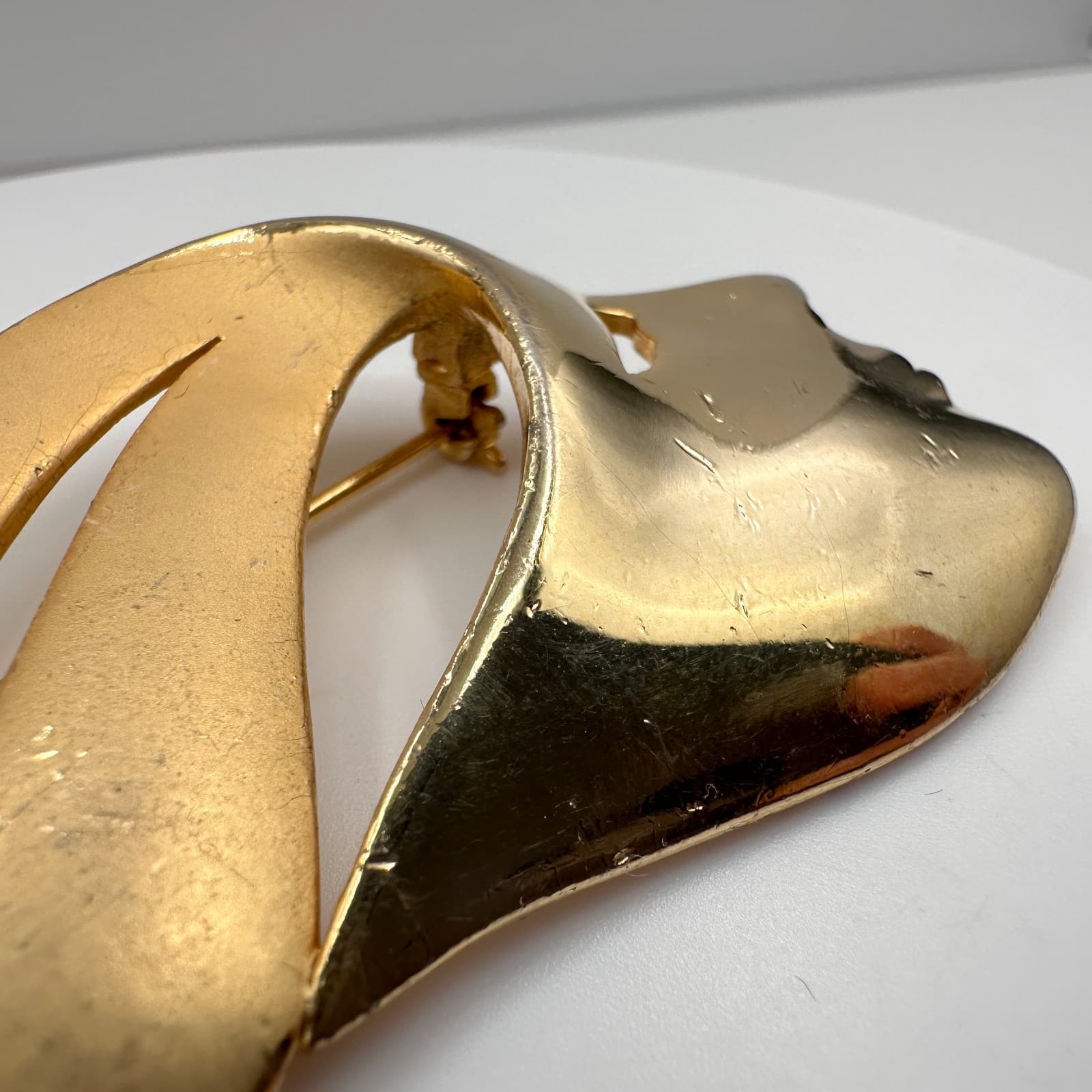 Vintage 80s Gold Tone Abstract Woman's Face Flowing Hair Brooch Pin Jewelry - Thumbnail 6