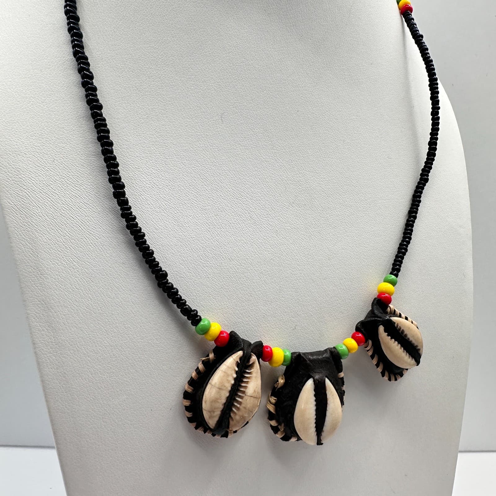 Vintage 90s Cowrie Shell Leather Necklace Afrocentric Boho Beaded Ethnic Jewelry - Thumbnail 6