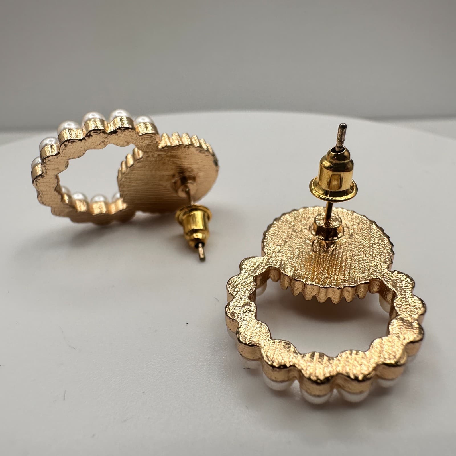 Vintage 80s Faux Pearl Drop Gold Tone Earrings Textured Retro Statement Jewelry - Thumbnail 3