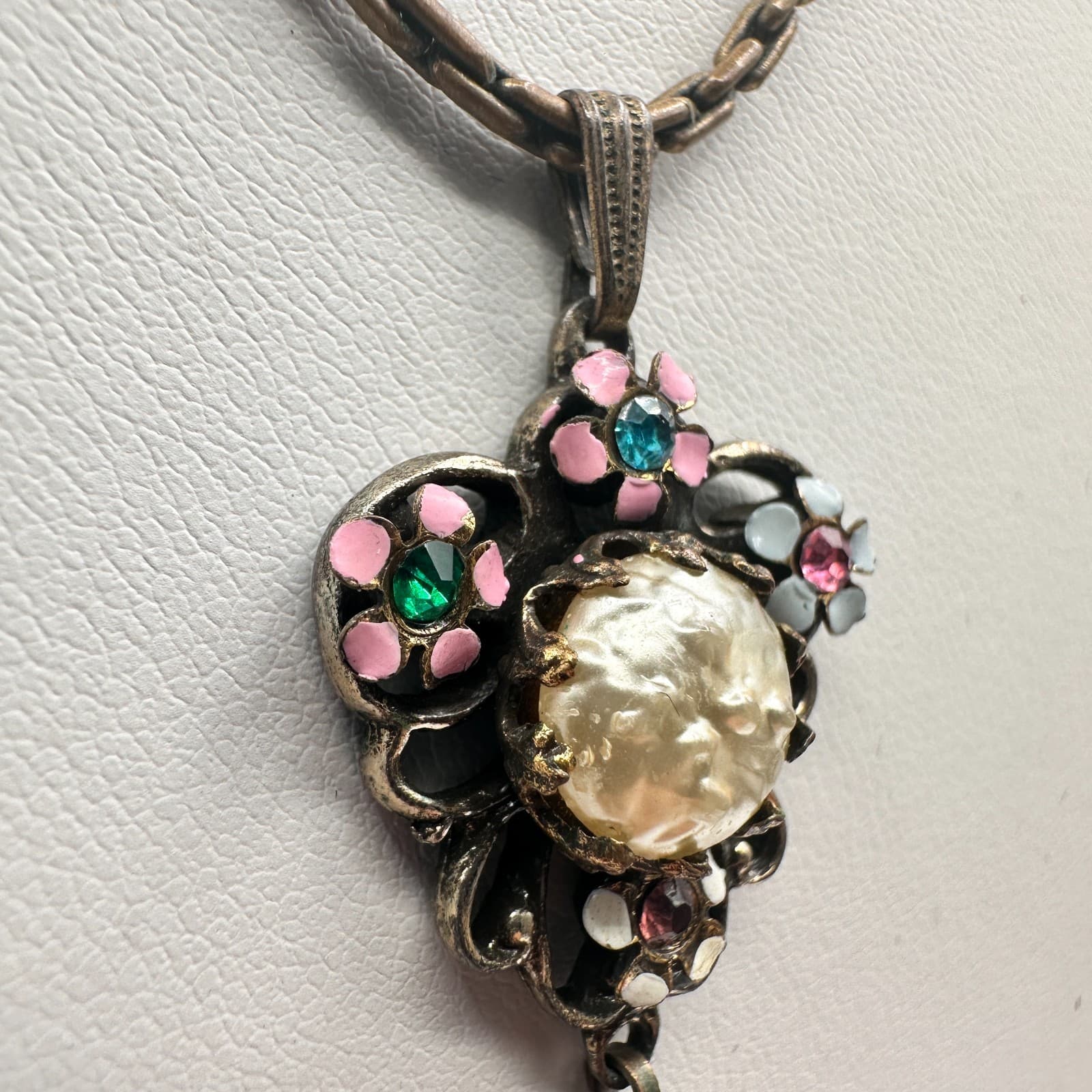 Vintage 80s Enamel Floral Tassel Necklace Faux Pearl Glass Bronze Tone Jewelry - Thumbnail 5