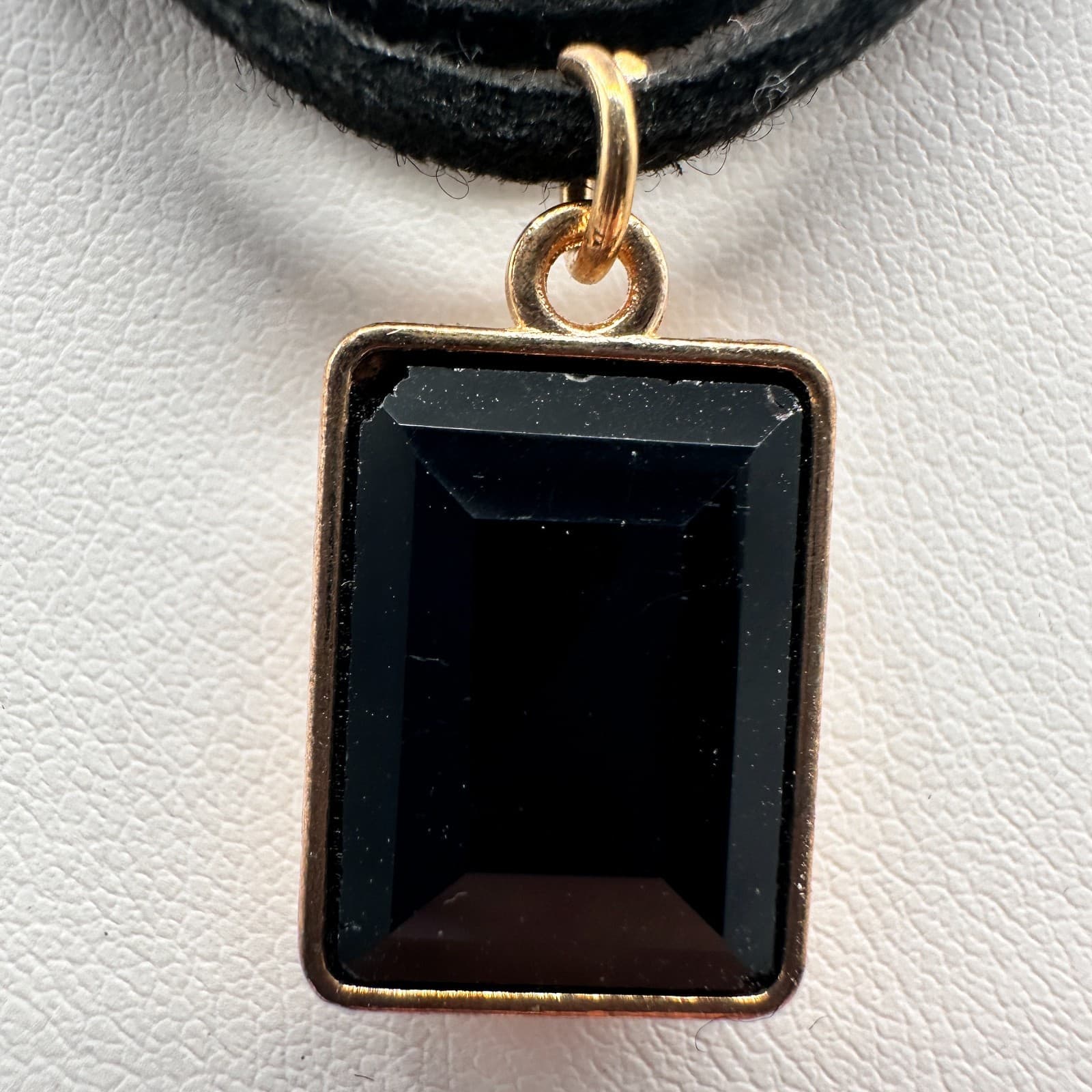 Vintage 90s Black Emerald Cut Onyx Glass Pendant Double Suede Cord Necklace - Thumbnail 7