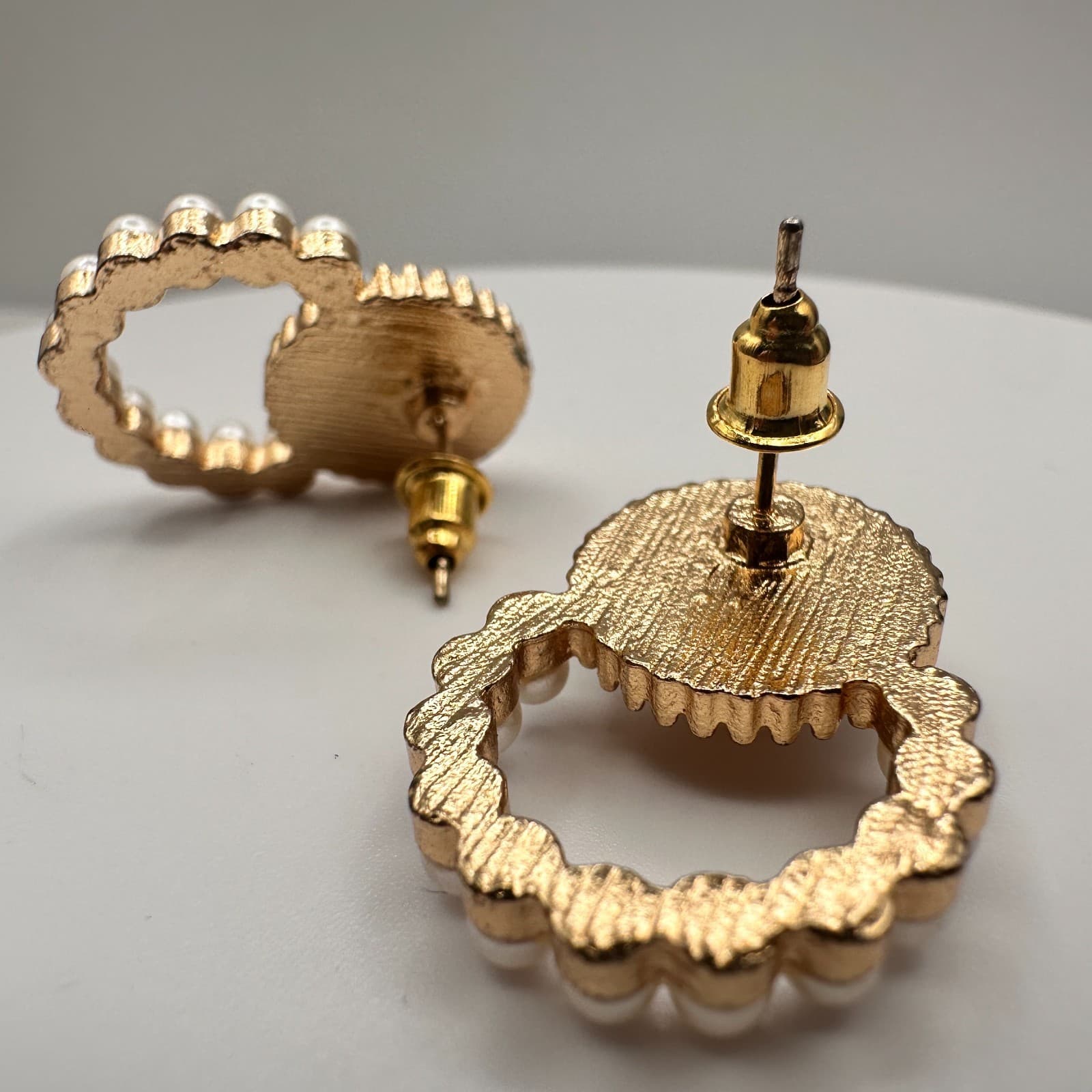 Vintage 80s Faux Pearl Drop Gold Tone Earrings Textured Retro Statement Jewelry - Thumbnail 5