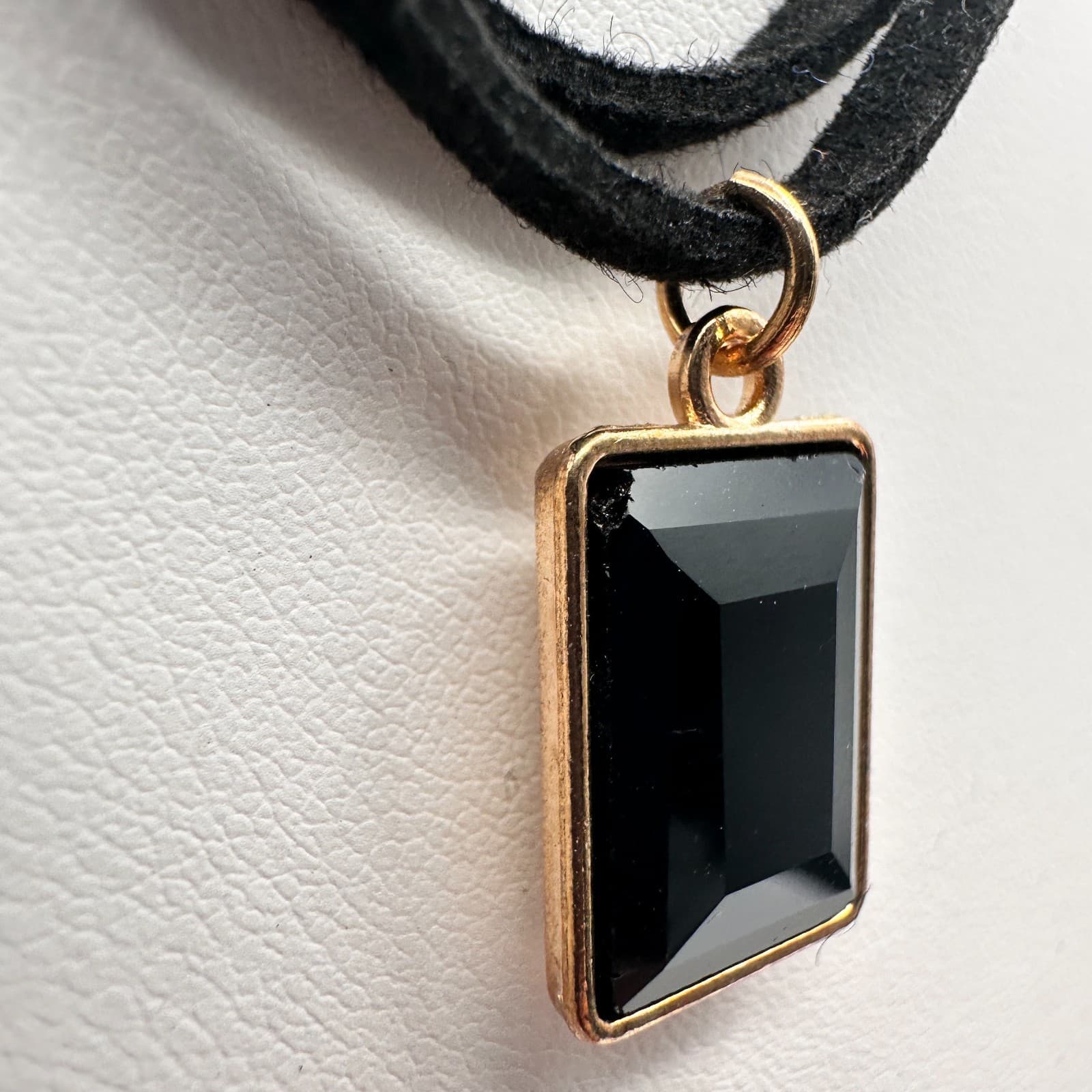 Vintage 90s Black Emerald Cut Onyx Glass Pendant Double Suede Cord Necklace - Thumbnail 4