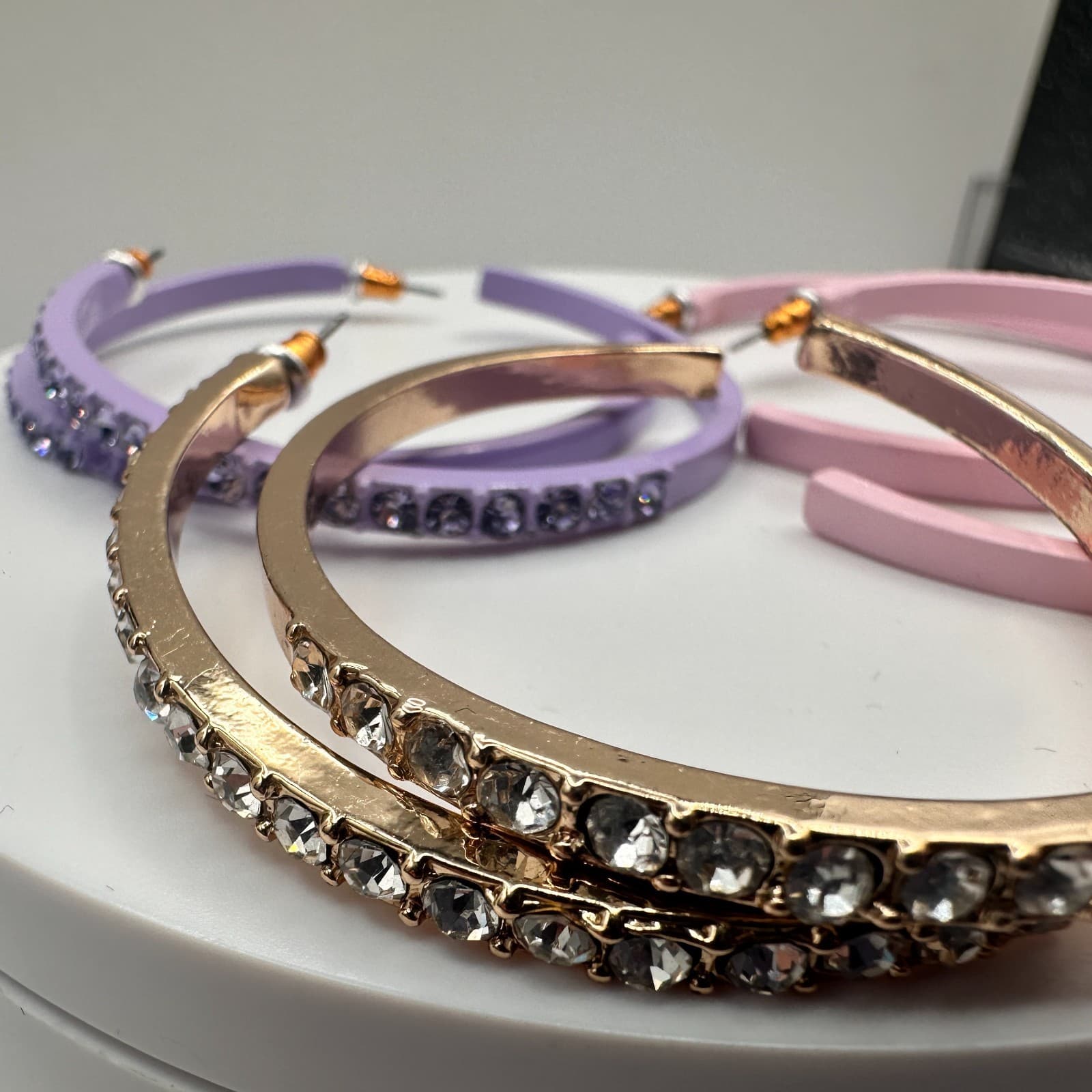 Vintage 90s Glass Multi-Color Hoop Earrings Set Women's Classic Fashion Jewelry - Thumbnail 4