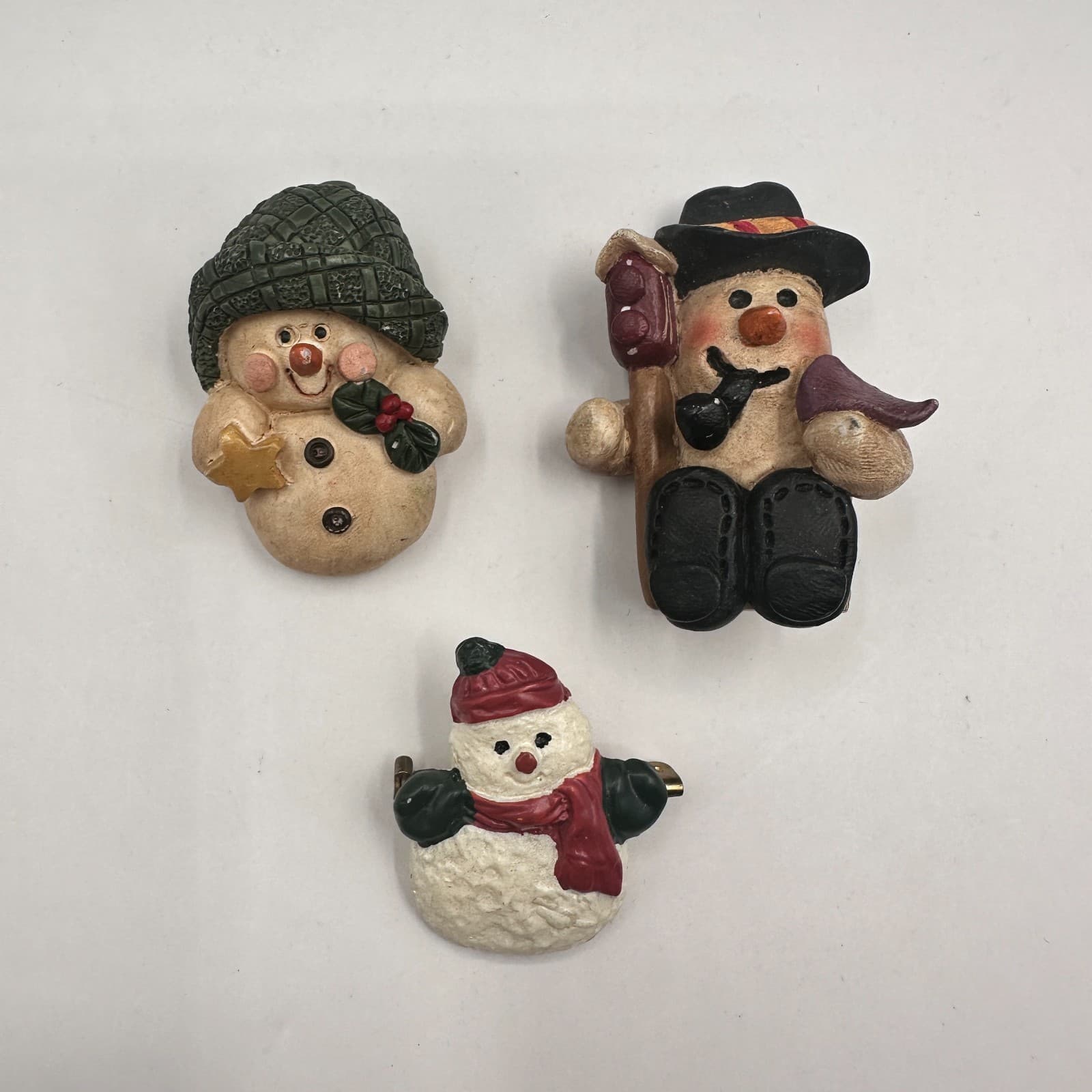 Vintage 90s Snowman Brooch Set Painted Winter Holiday Pins Fashion Jewelry - Thumbnail 2