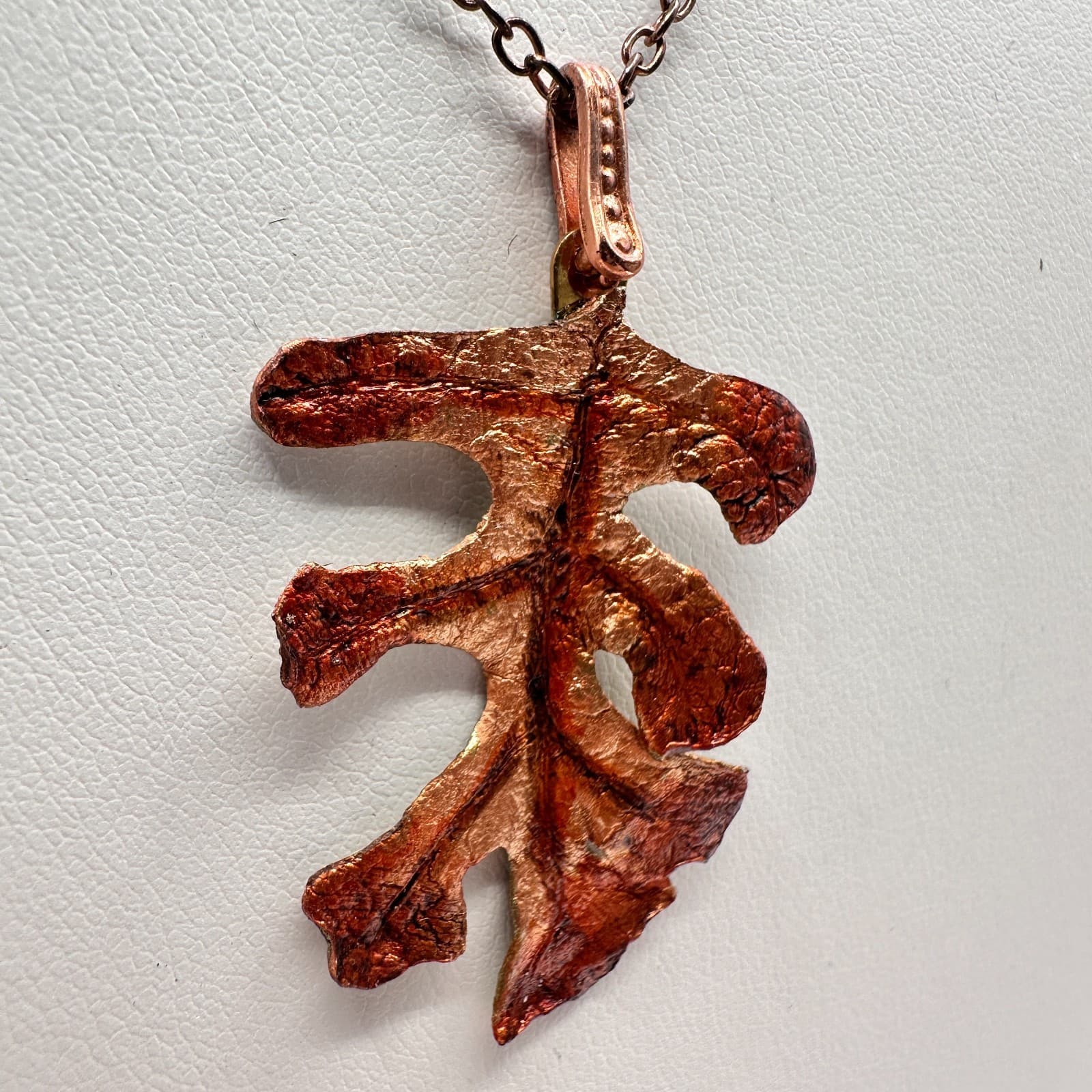 Vintage 90s Copper Tone Oak Leaf Pendant Necklace Nature Boho Style Fall Fashion - Thumbnail 5