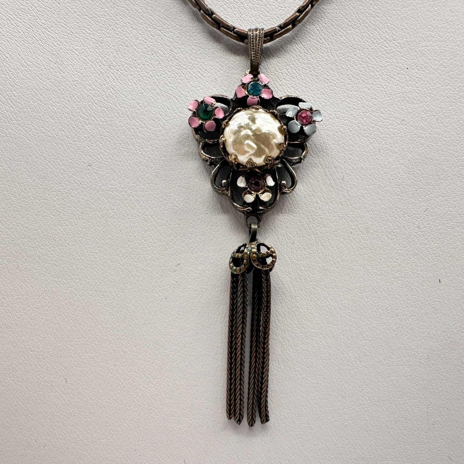 Vintage 80s Enamel Floral Tassel Necklace Faux Pearl Glass Bronze Tone Jewelry - Thumbnail 2