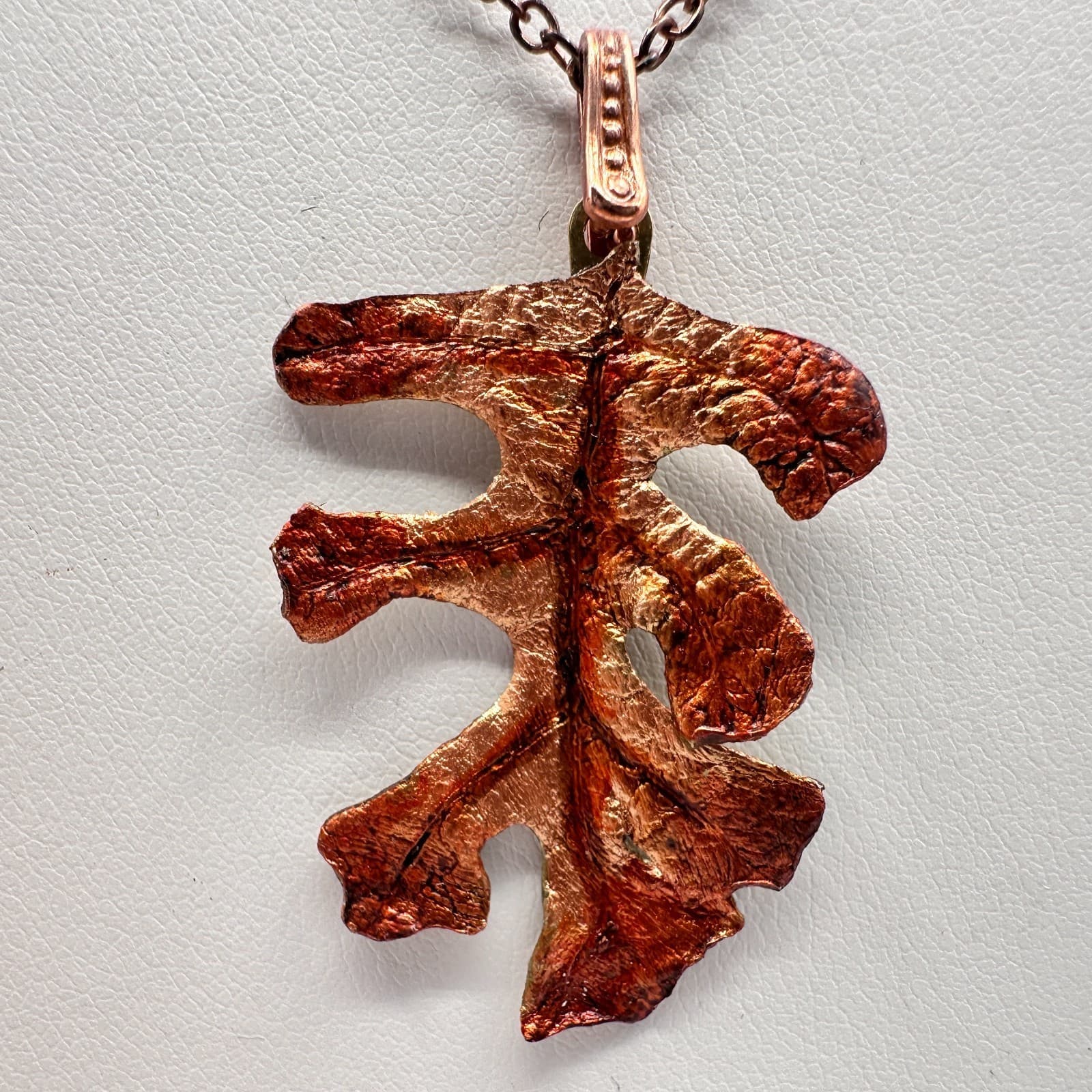 Vintage 90s Copper Tone Oak Leaf Pendant Necklace Nature Boho Style Fall Fashion - Thumbnail 3