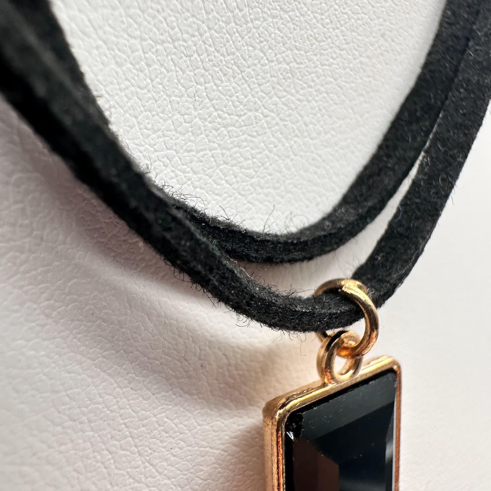 Vintage 90s Black Emerald Cut Onyx Glass Pendant Double Suede Cord Necklace - Thumbnail 5