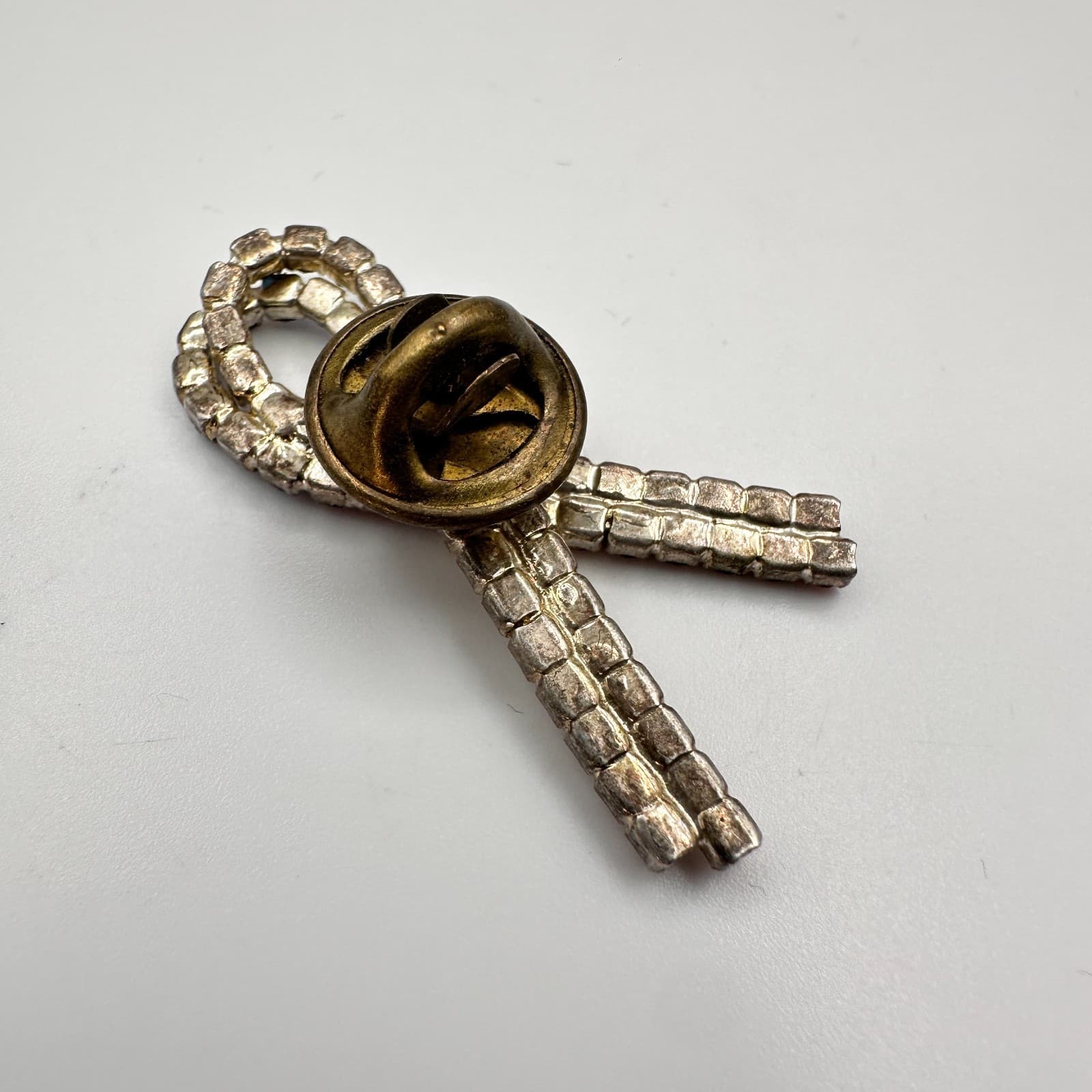 Vintage 90s Awareness Ribbon Lapel Pin Glass Rhinestone Women's Fashion Jewelry - Thumbnail 5