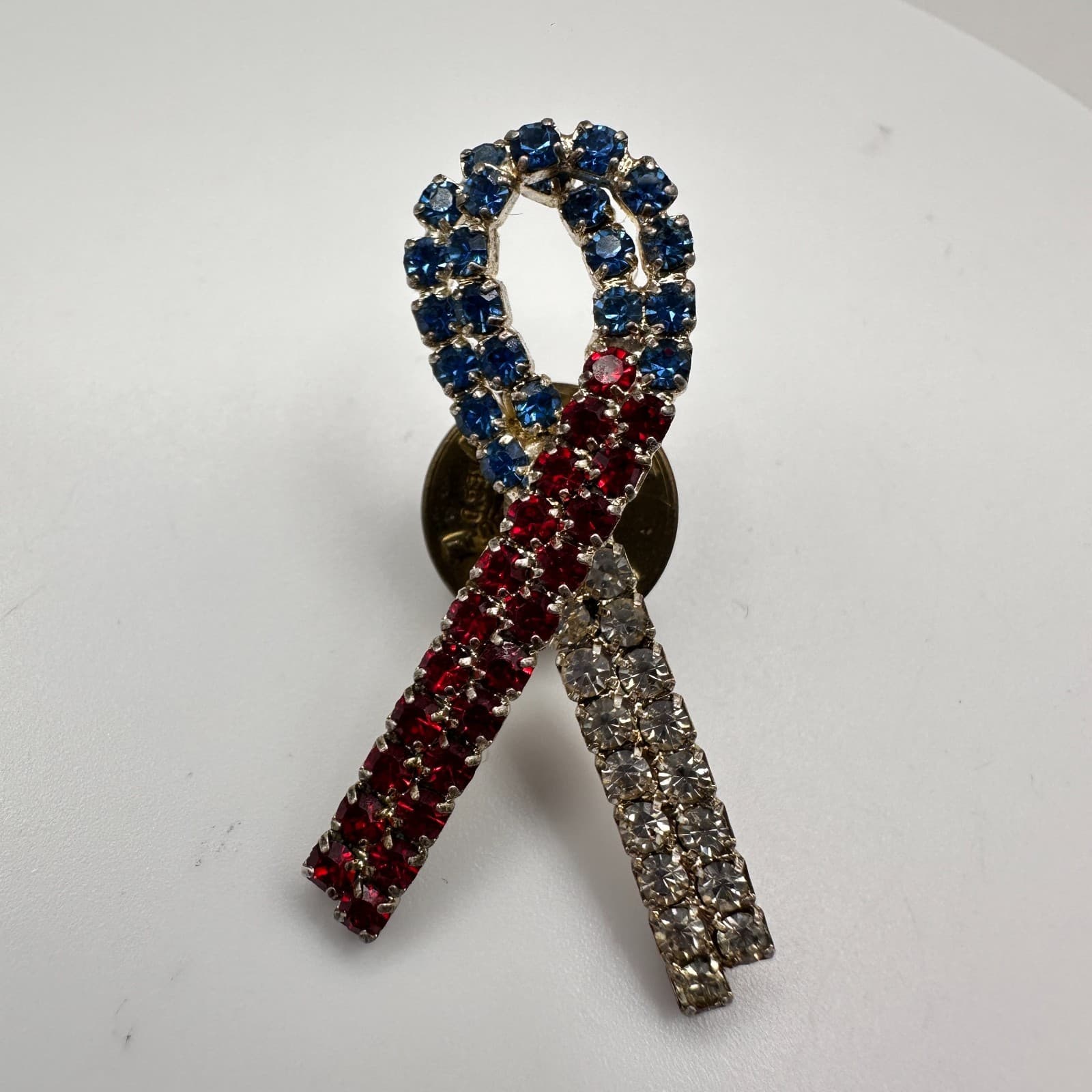 Vintage 90s Awareness Ribbon Lapel Pin Glass Rhinestone Women's Fashion Jewelry - Image 1