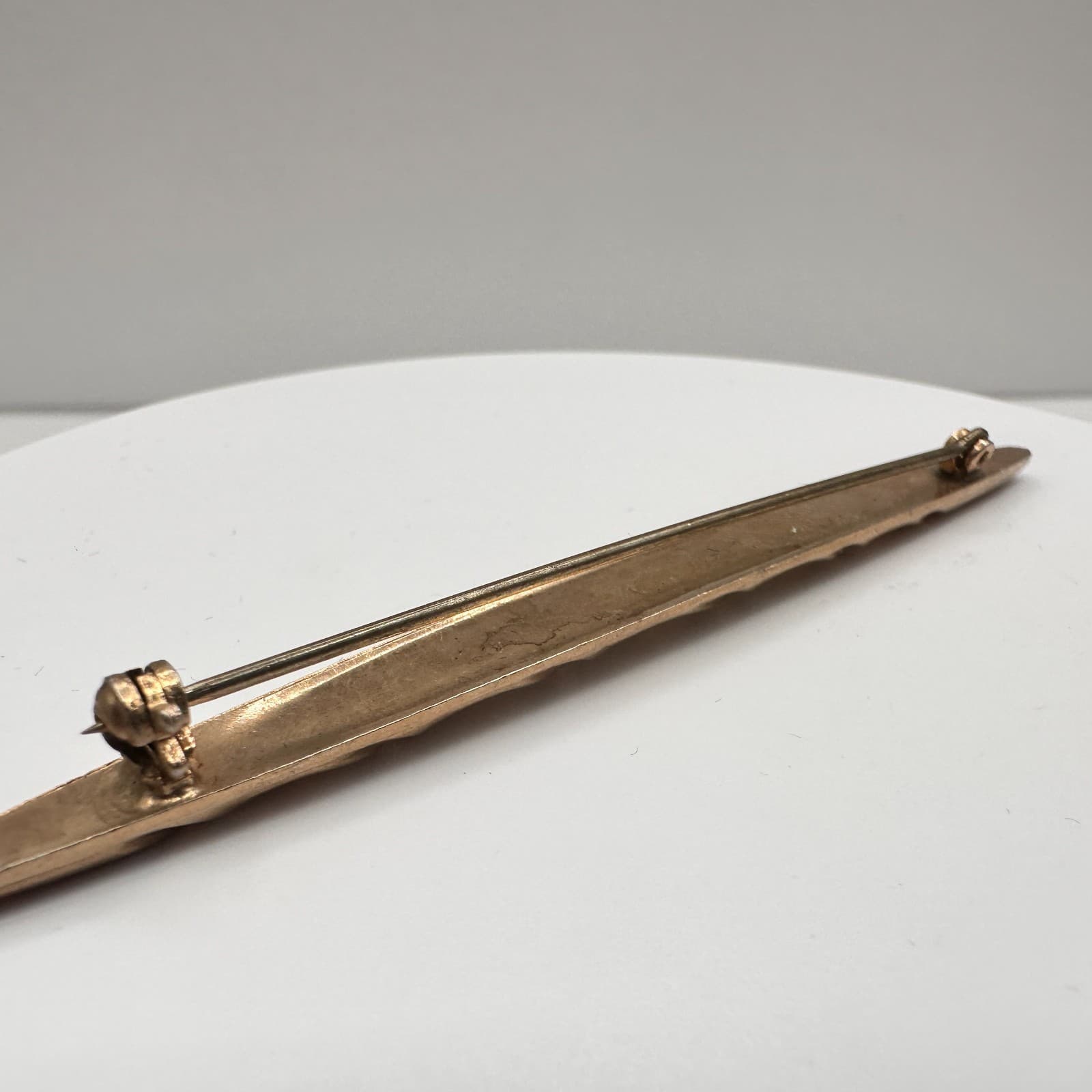 Vintage 80s Gold Tone Twisted Ribbon Bar Brooch Pin Minimalist Modernist Jewelry - Thumbnail 5