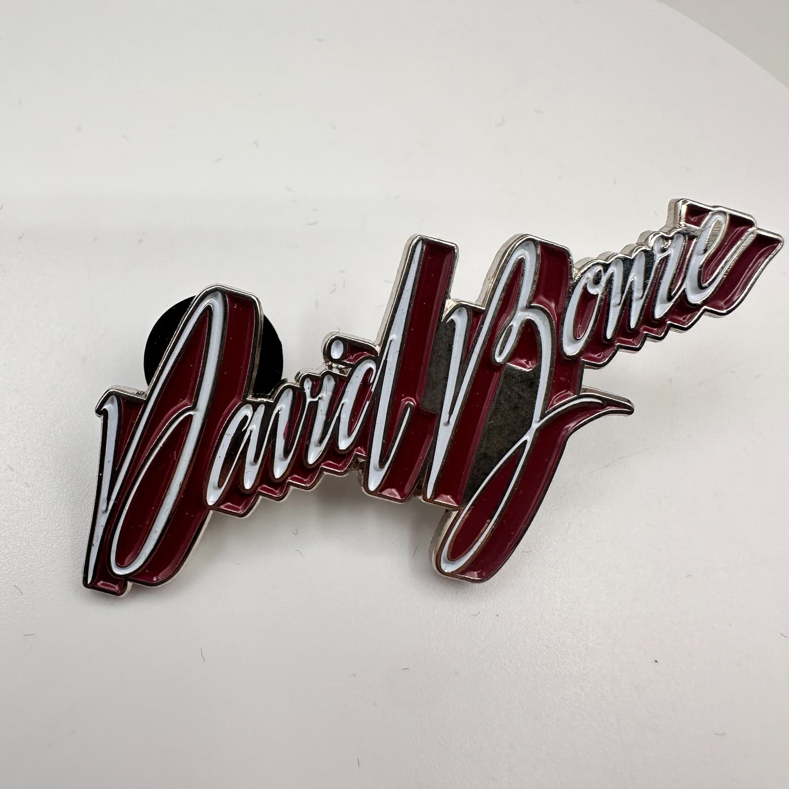 Vintage 90s David Bowie Enamel Brooch Pin Maroon White Logo Rock Music Retro - Thumbnail 2