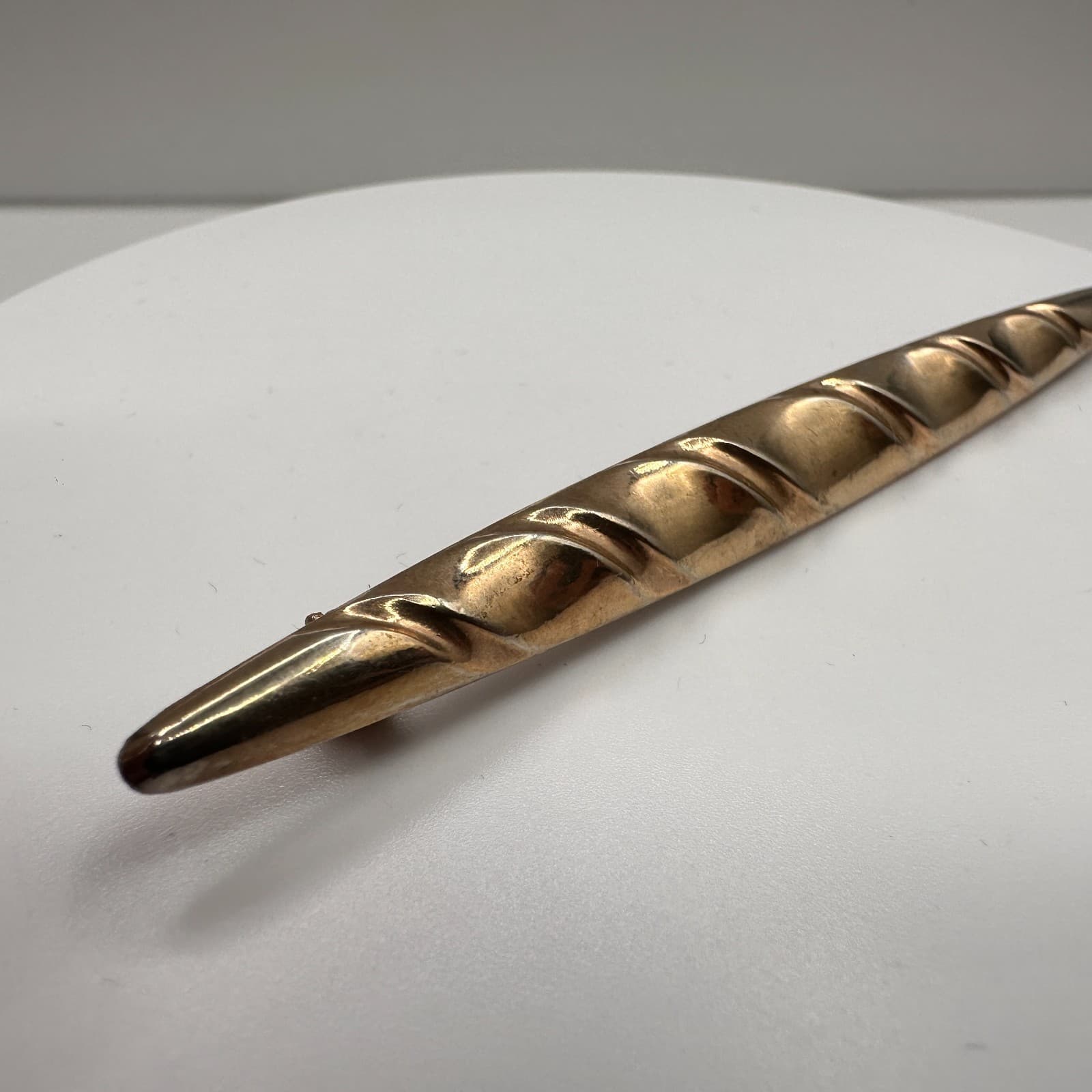 Vintage 80s Gold Tone Twisted Ribbon Bar Brooch Pin Minimalist Modernist Jewelry - Thumbnail 3