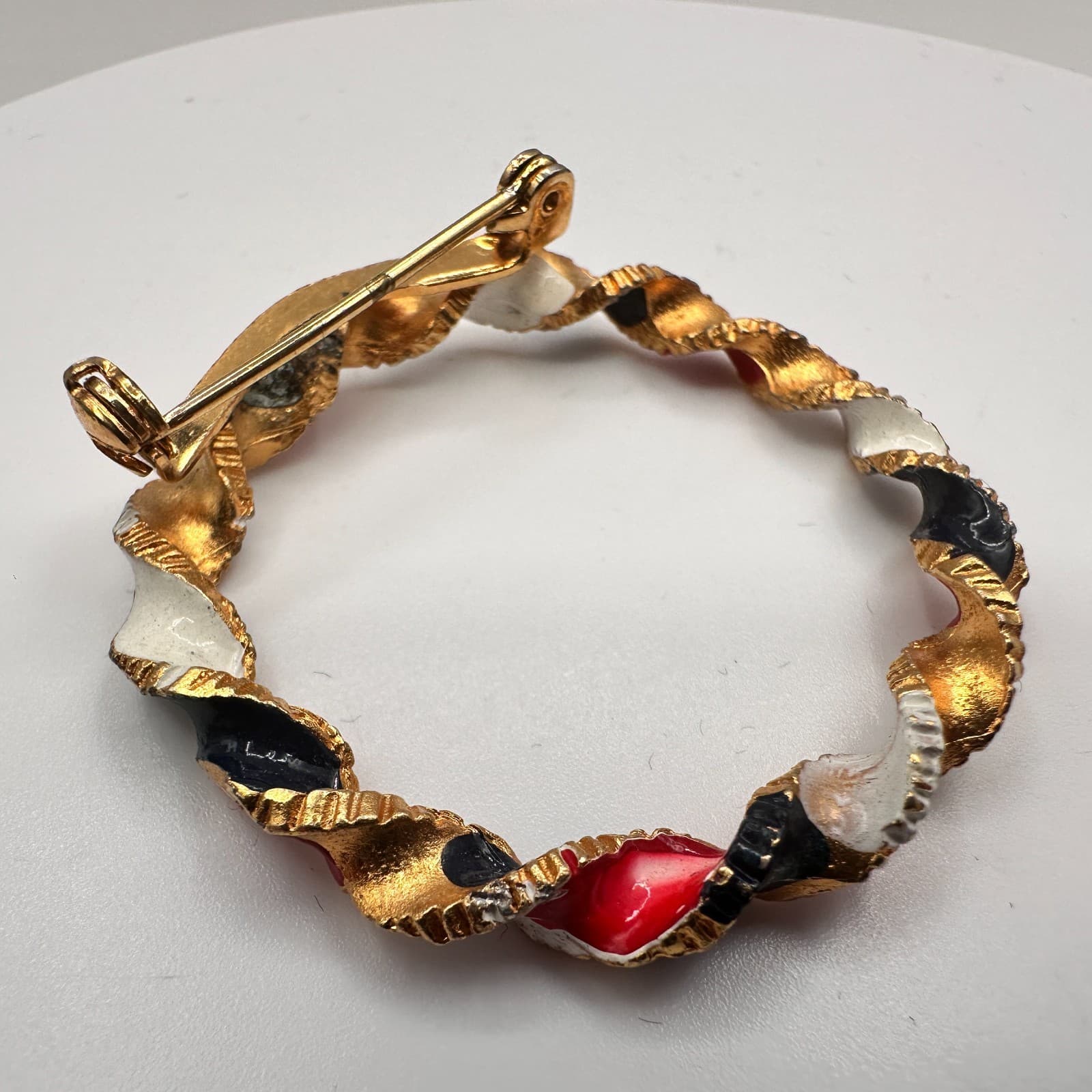 Vintage 80s Gold Tone Enamel Wreath Brooch Nautical Circle Pin Fashion Jewelry - Thumbnail 6