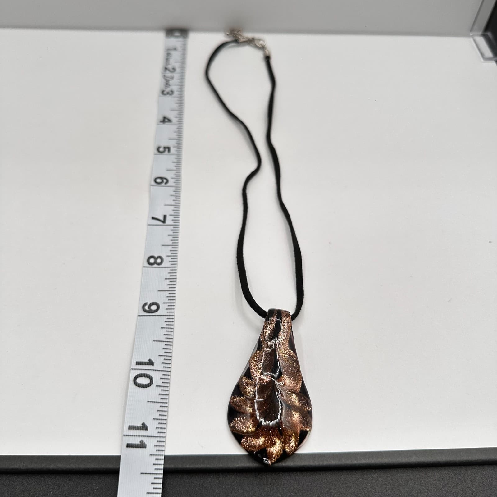 Vintage 90s Murano Style Art Glass Pendant Necklace Gold Tone Fleck Black Cord - Thumbnail 8