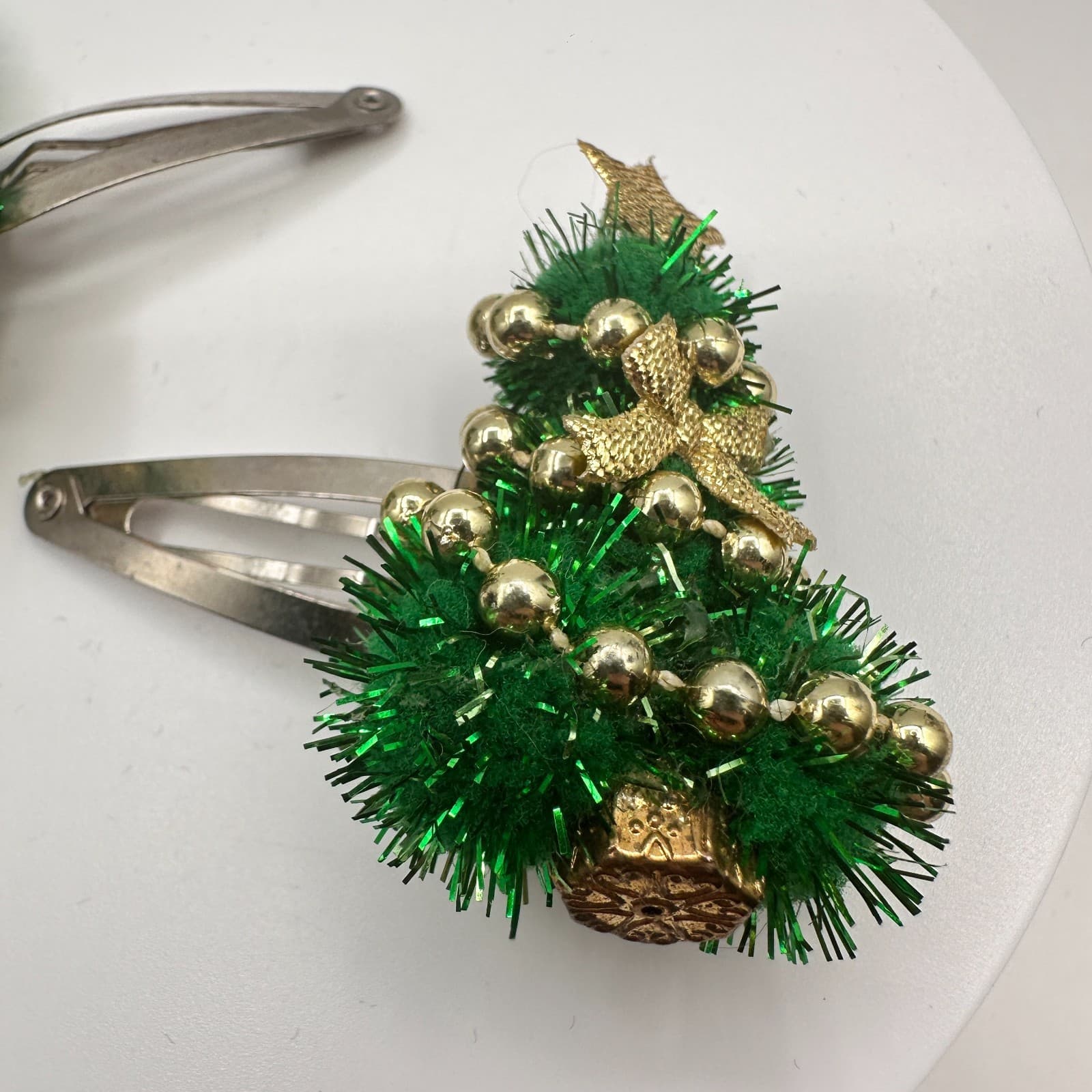 Vintage 90s Christmas Tree Hair Clips Green & Gold Tinsel Festive Snap Barrette - Thumbnail 3