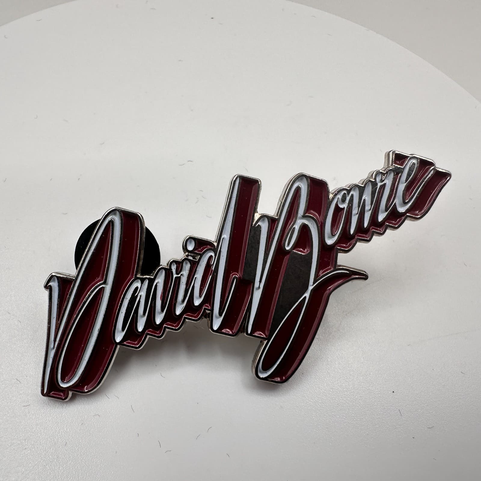 Vintage 90s David Bowie Enamel Brooch Pin Maroon White Logo Rock Music Retro - Thumbnail 5