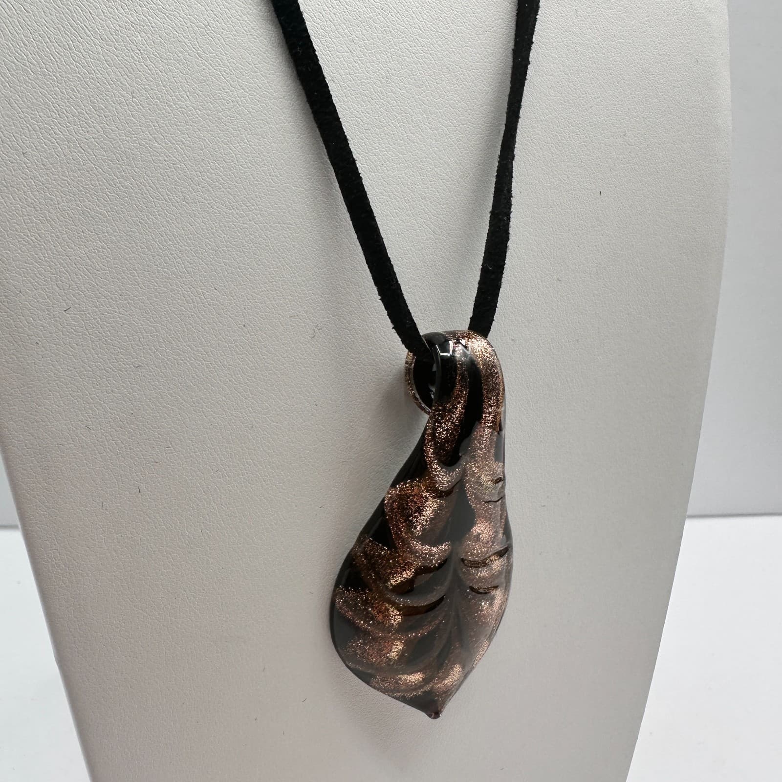 Vintage 90s Murano Style Art Glass Pendant Necklace Gold Tone Fleck Black Cord - Thumbnail 5